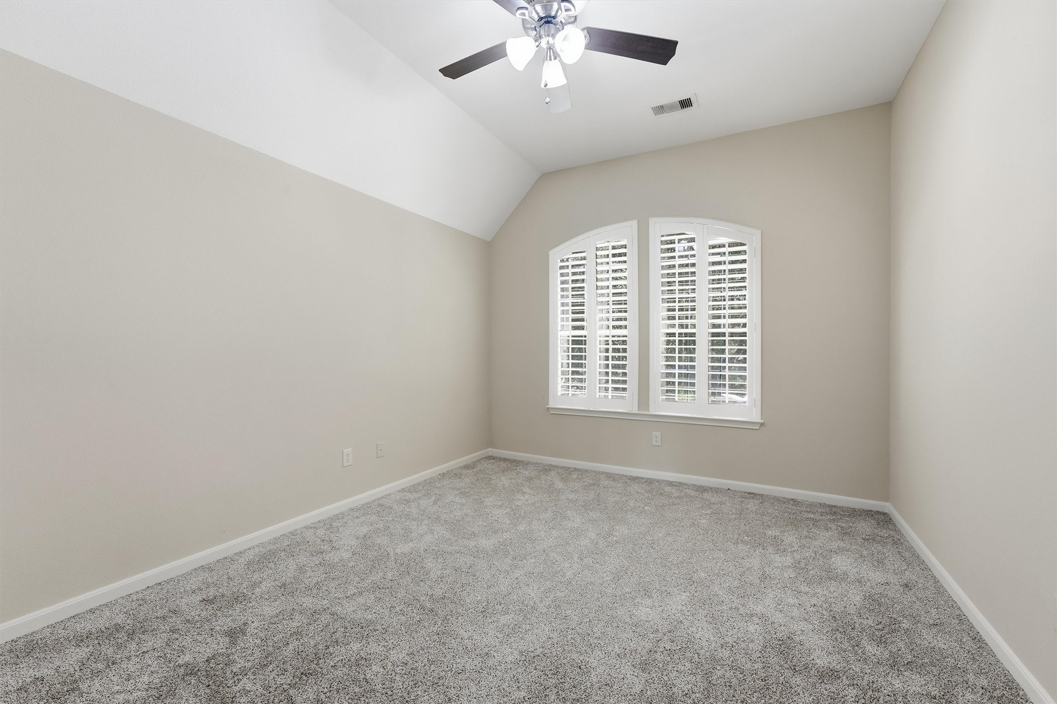 5507 Opal Cove Court Property Photo 27