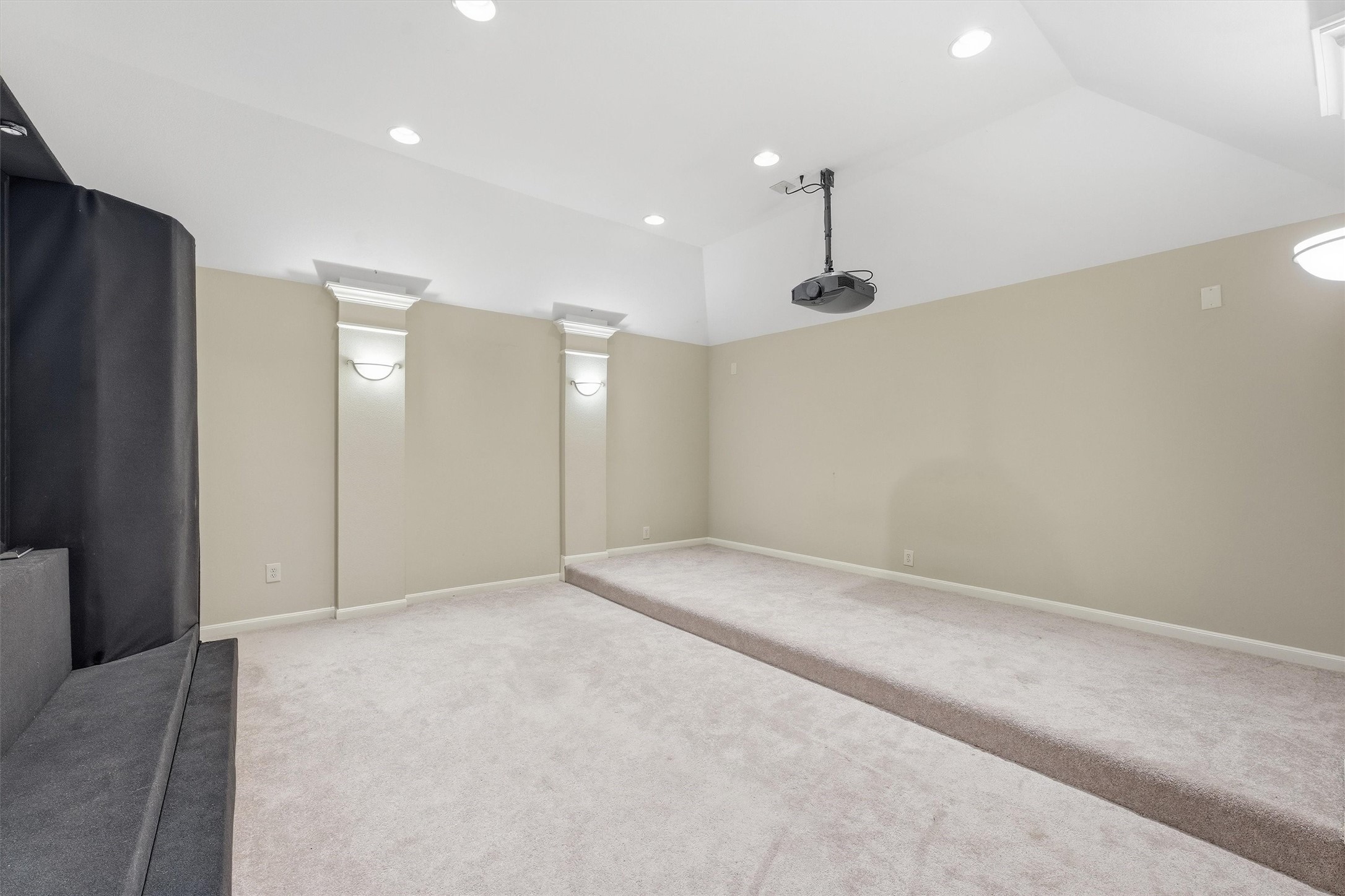 5507 Opal Cove Court Property Photo 32