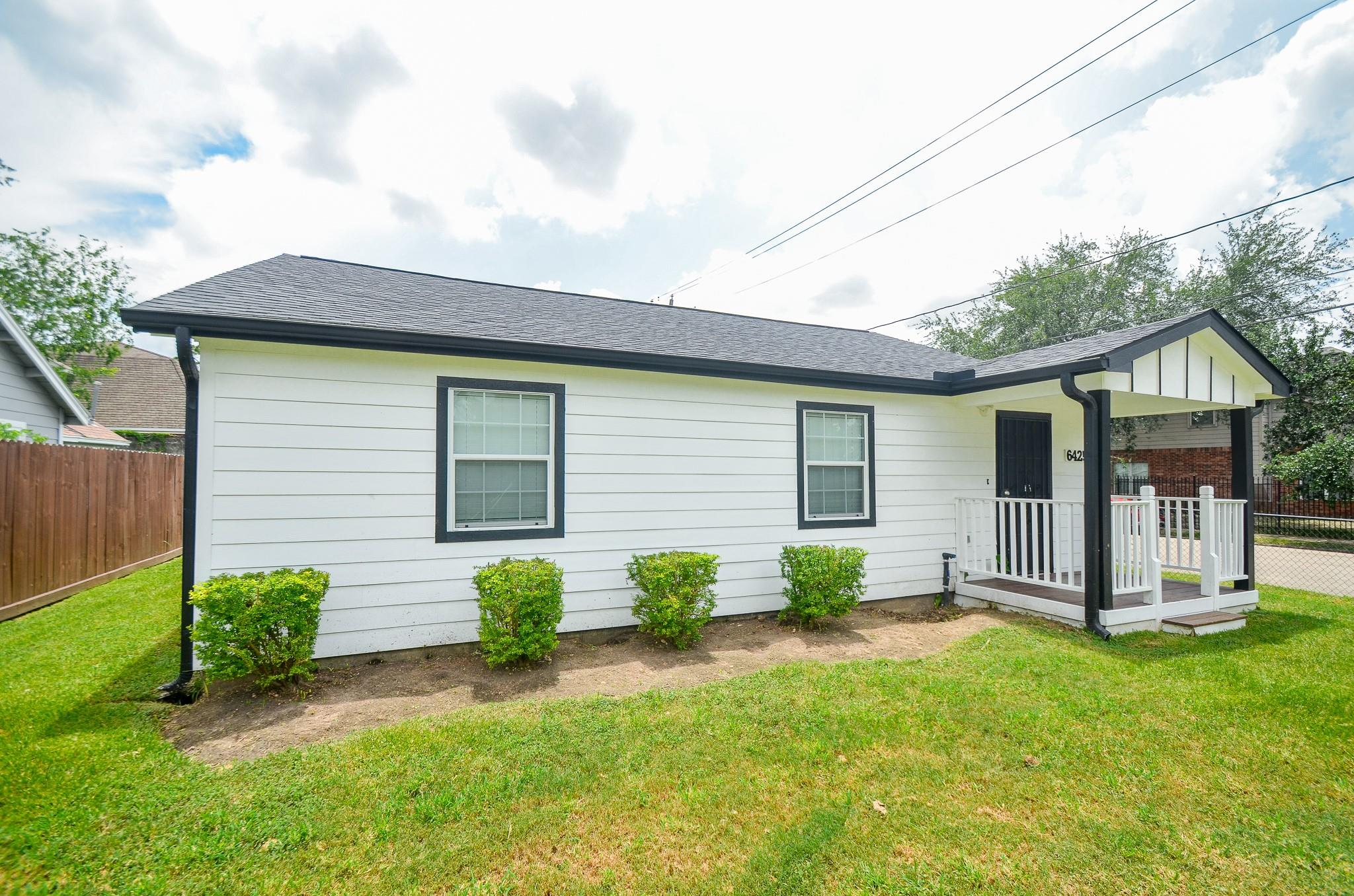 6425 Sidney Street, Houston TX 77021 Property Photo 1