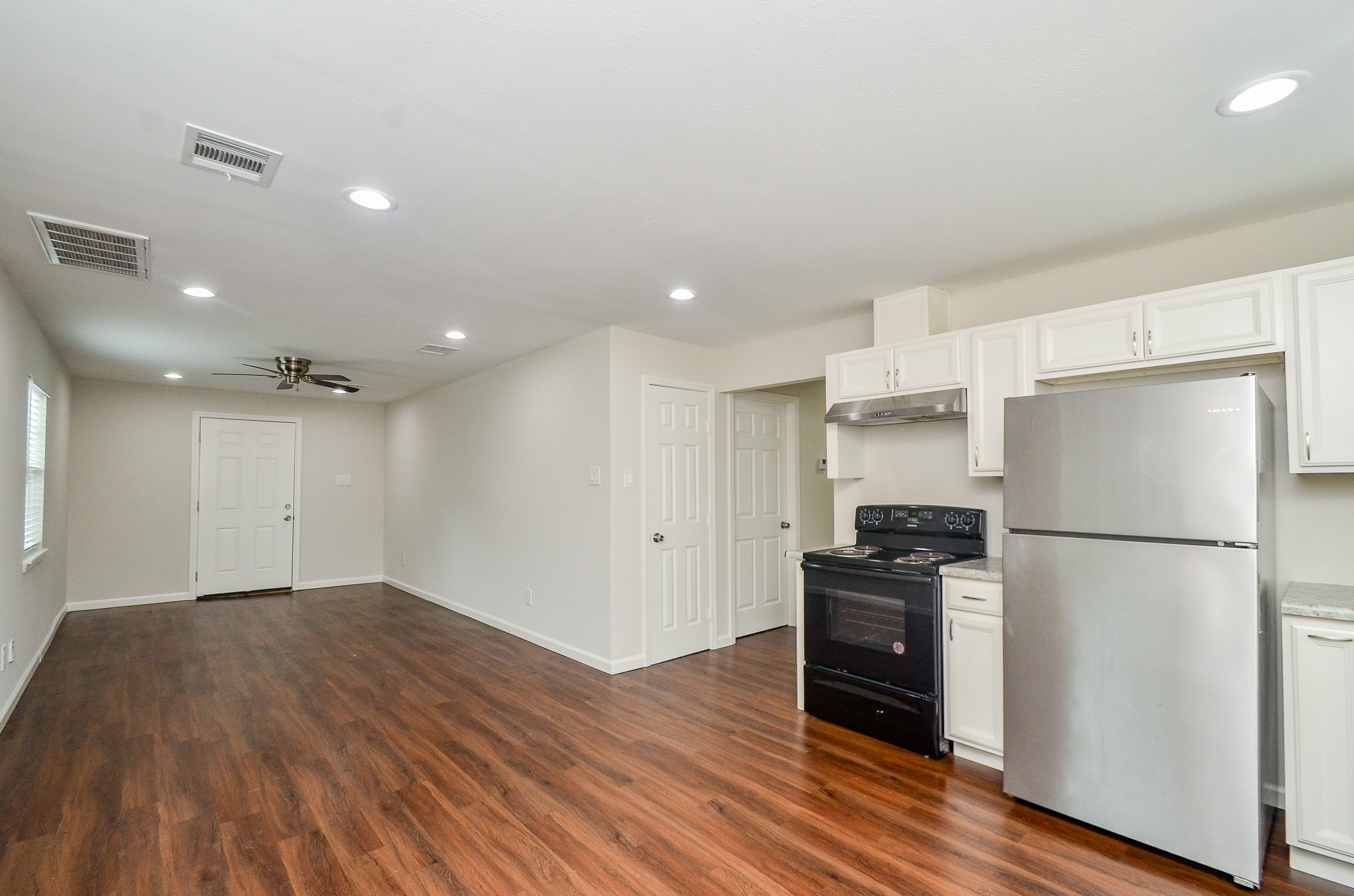 6425 Sidney Street Property Photo 6