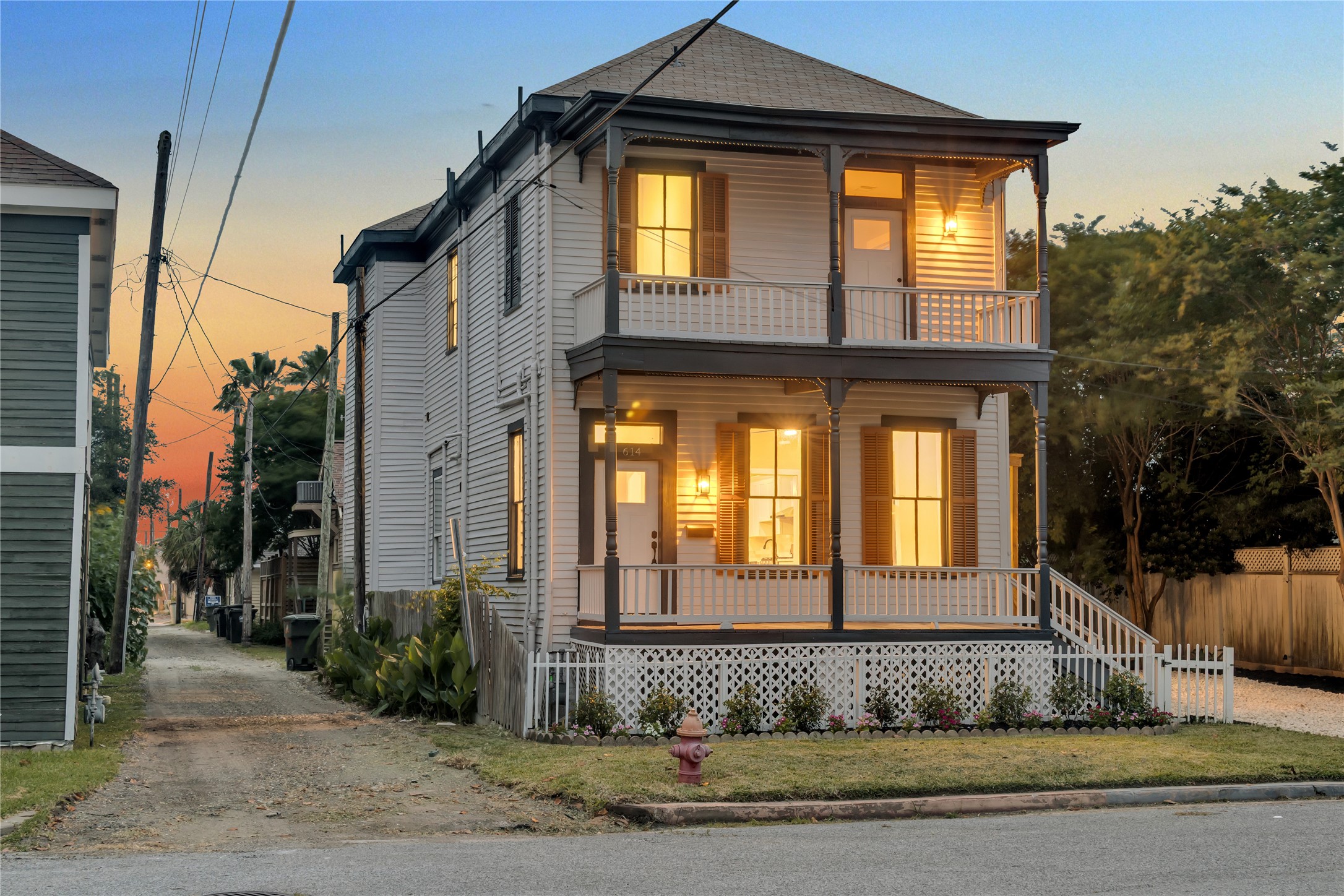 614 11th Street Property Photo 3