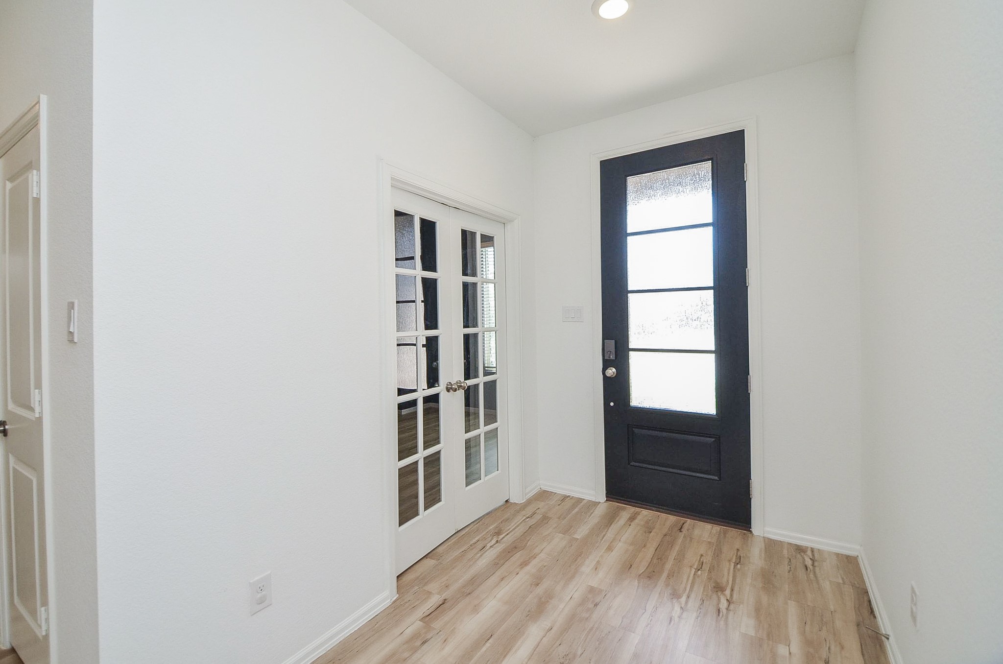 5118 Winslow Grove Drive Property Photo 4