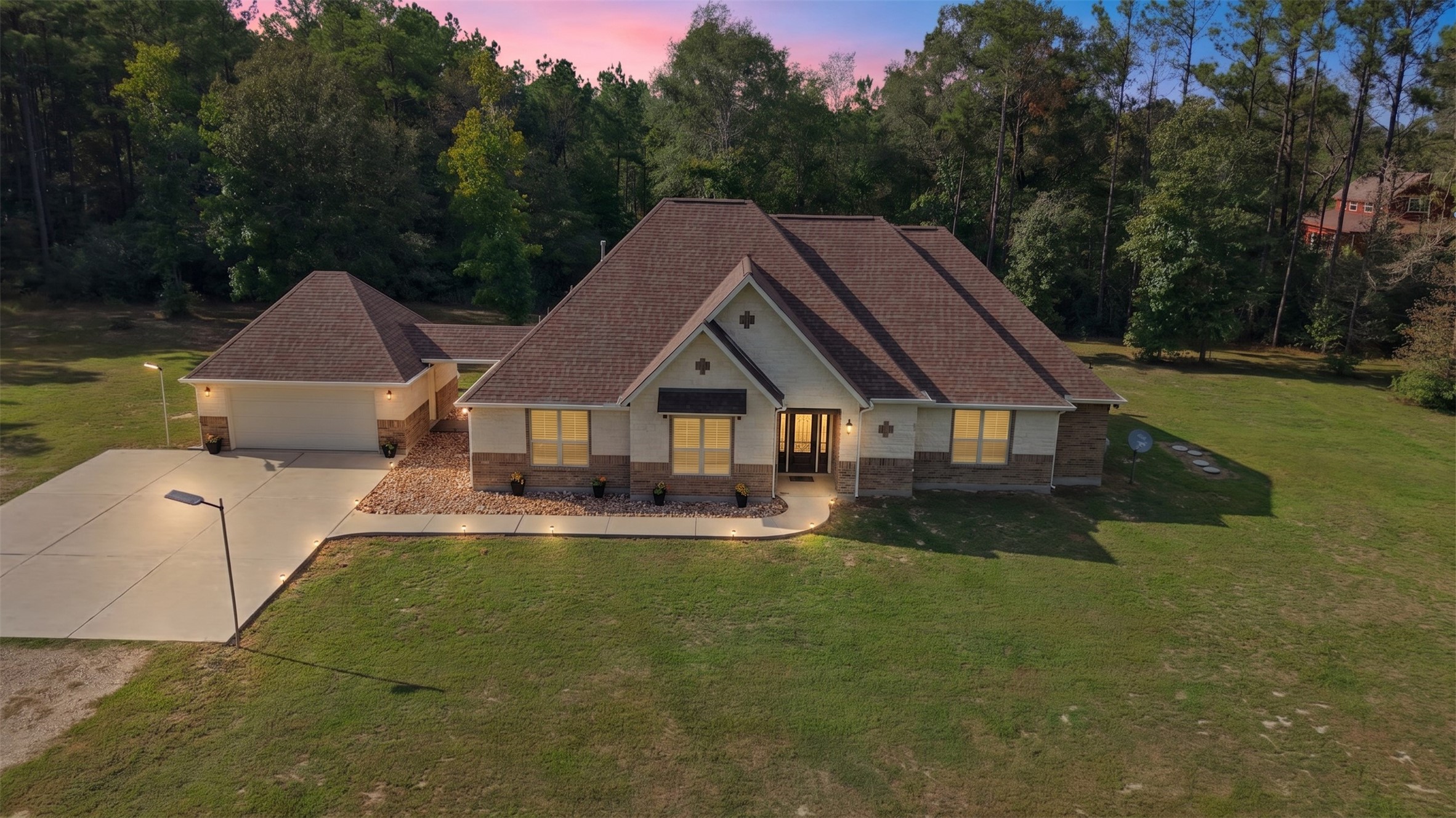 21113 Hereford Way Property Photo 5