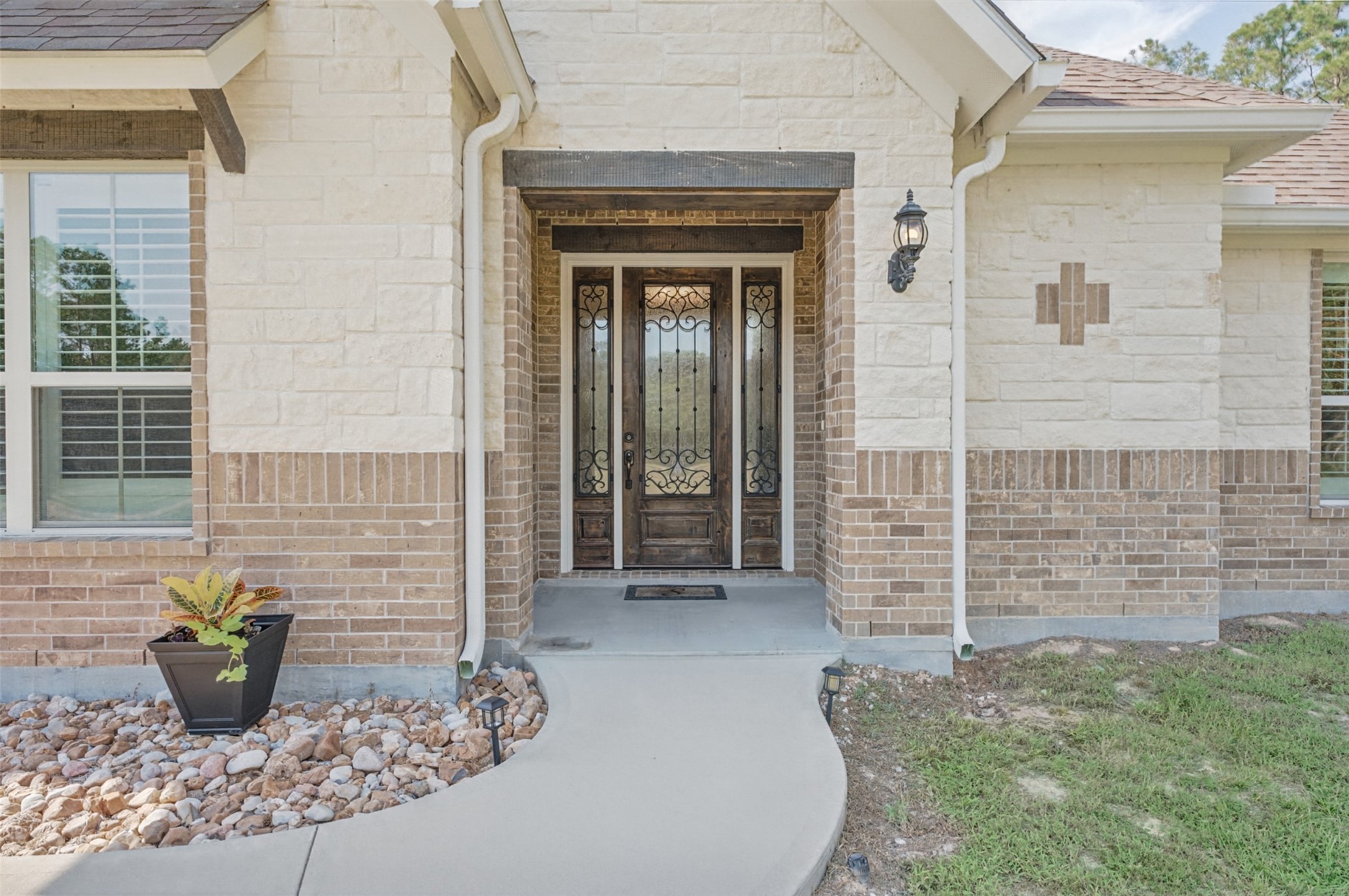 21113 Hereford Way Property Photo 9