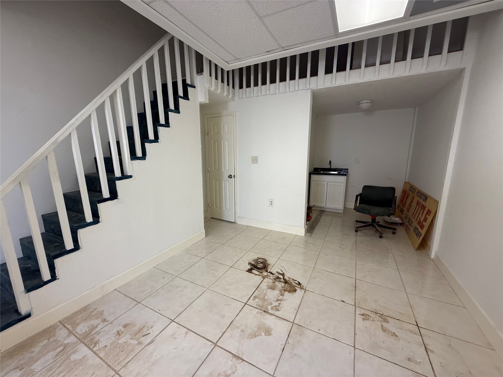 5914 Cullen Boulevard Property Photo 10