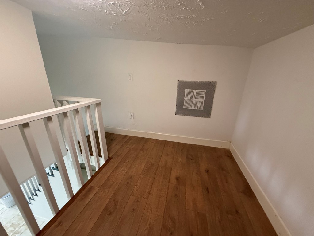 5914 Cullen Boulevard Property Photo 12