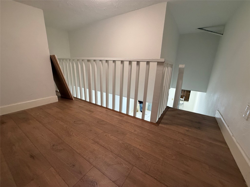 5914 Cullen Boulevard Property Photo 13