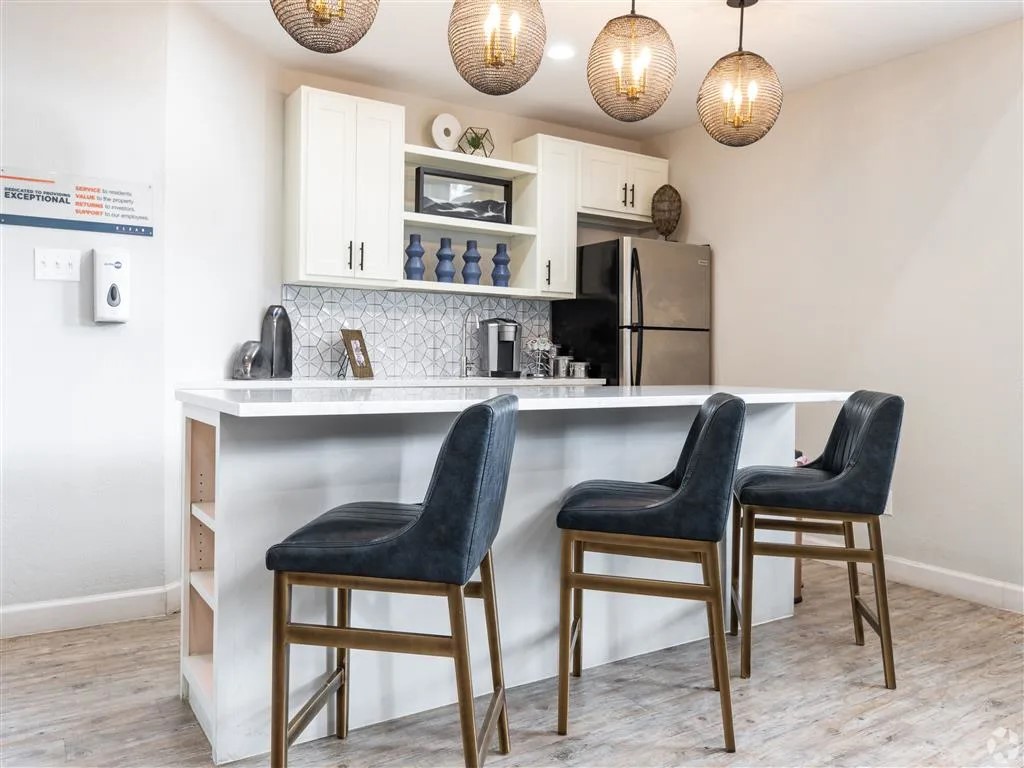 7610 Cameron Rd 370 Property Photo 32