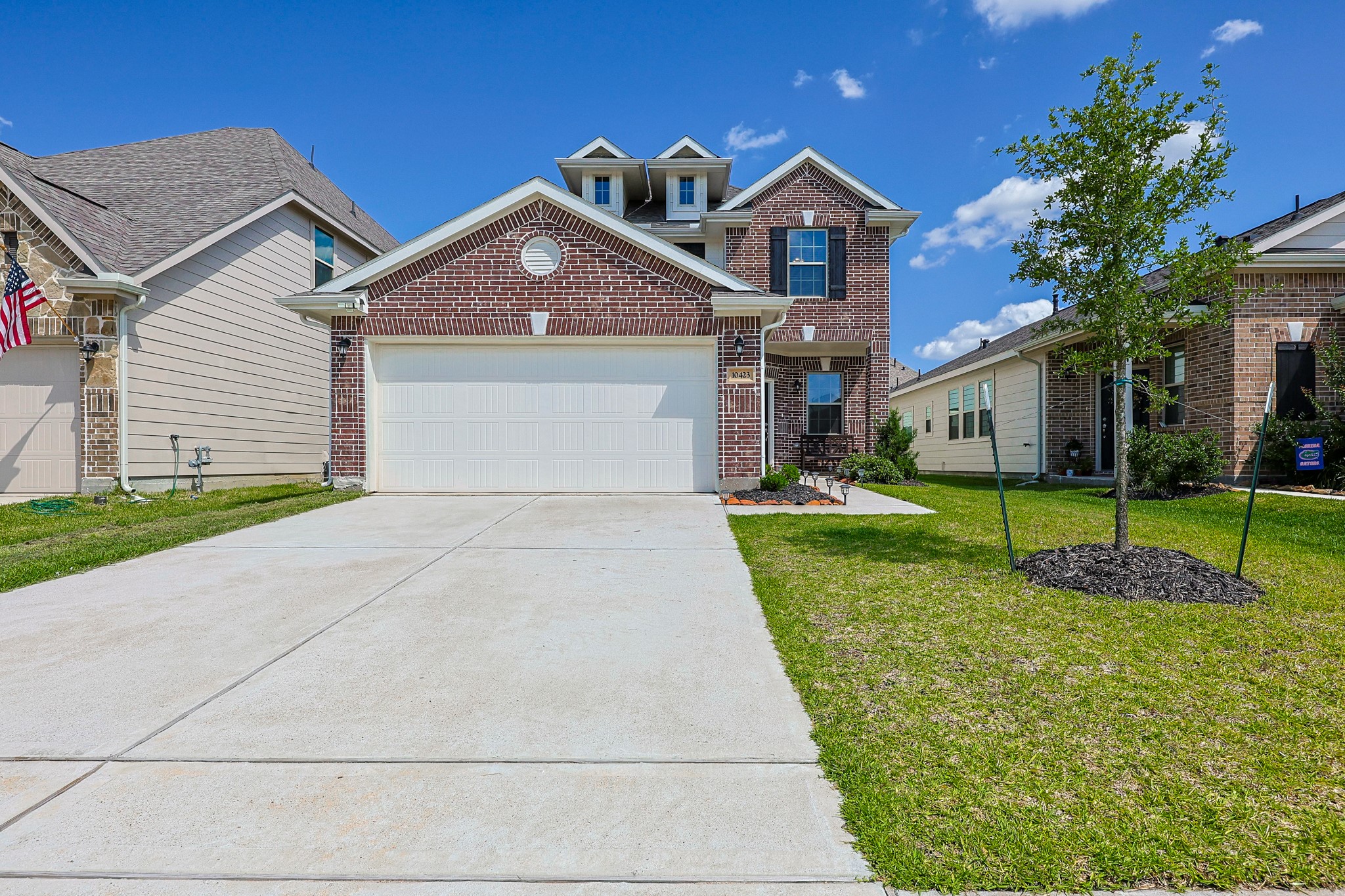 10423 Rochester Hills Lane Property Photo 1