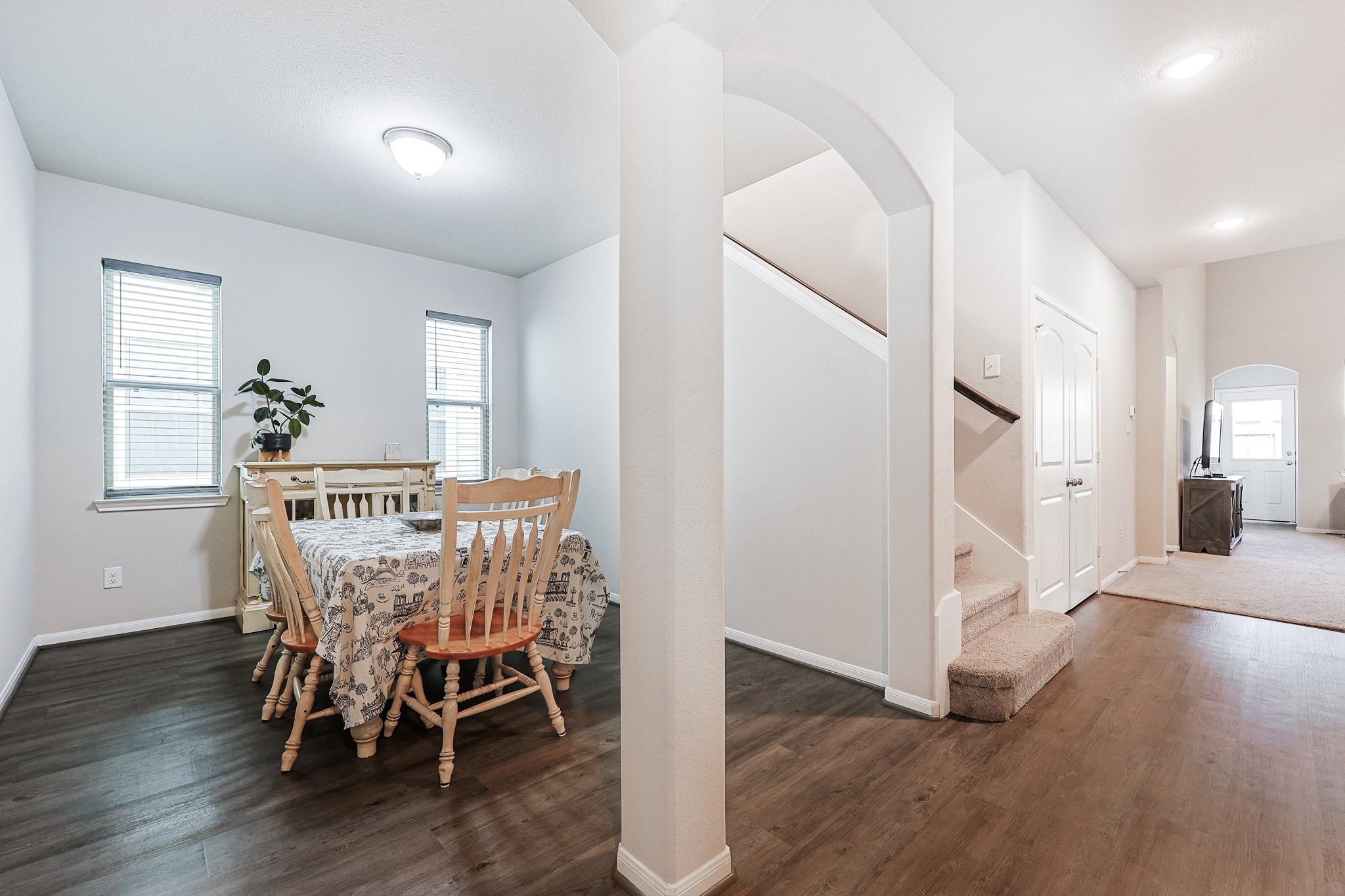 10423 Rochester Hills Lane Property Photo 5