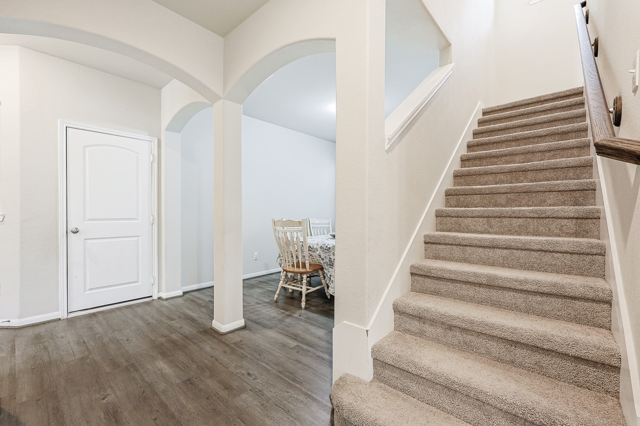 10423 Rochester Hills Lane Property Photo 6