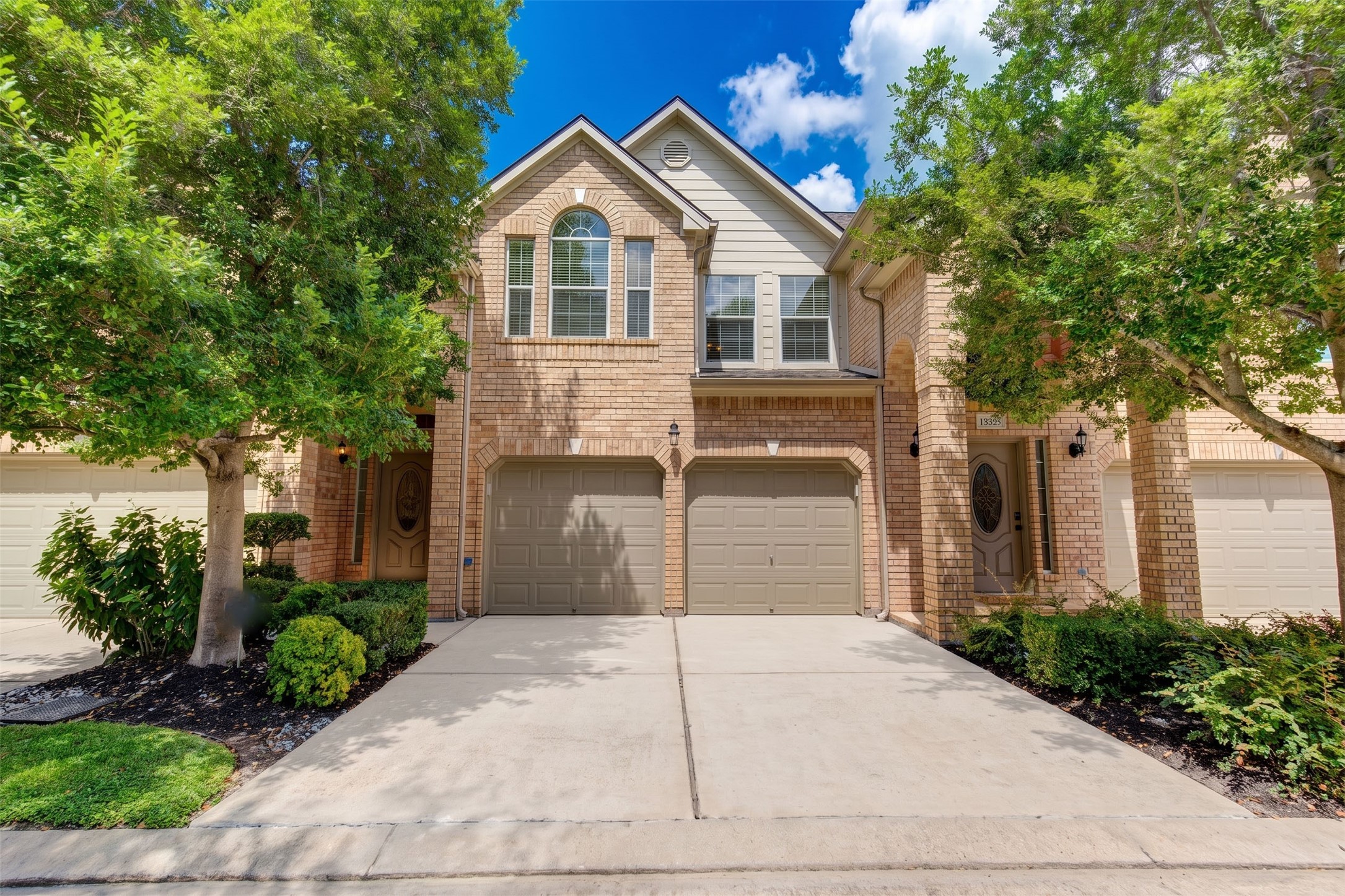 7522 S Linpar Court Property Photo 1
