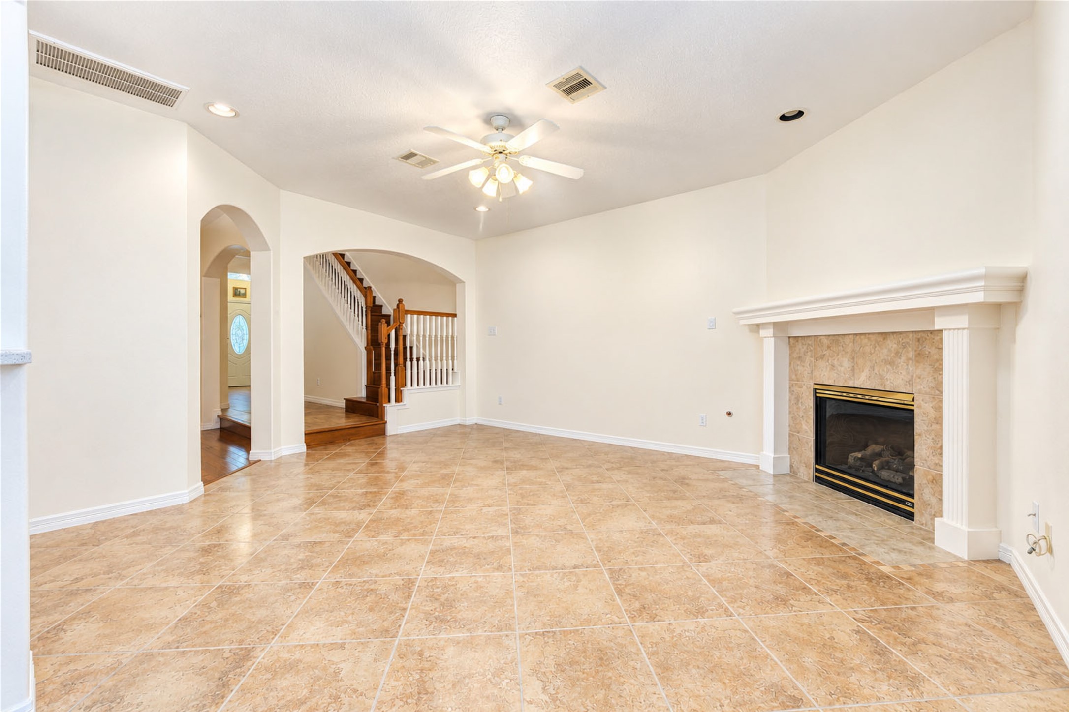 7522 S Linpar Court Property Photo 4