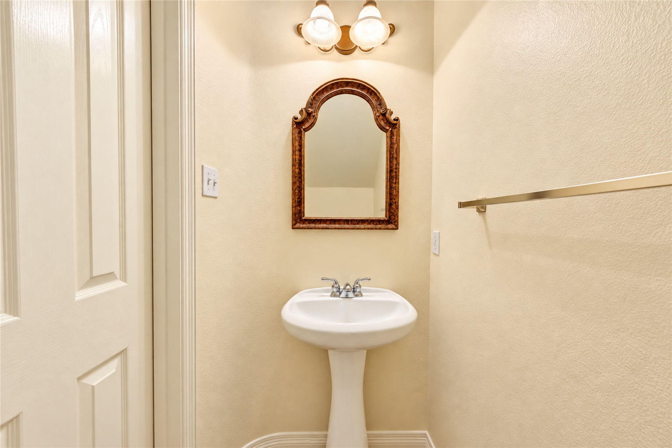 7522 S Linpar Court Property Photo 10