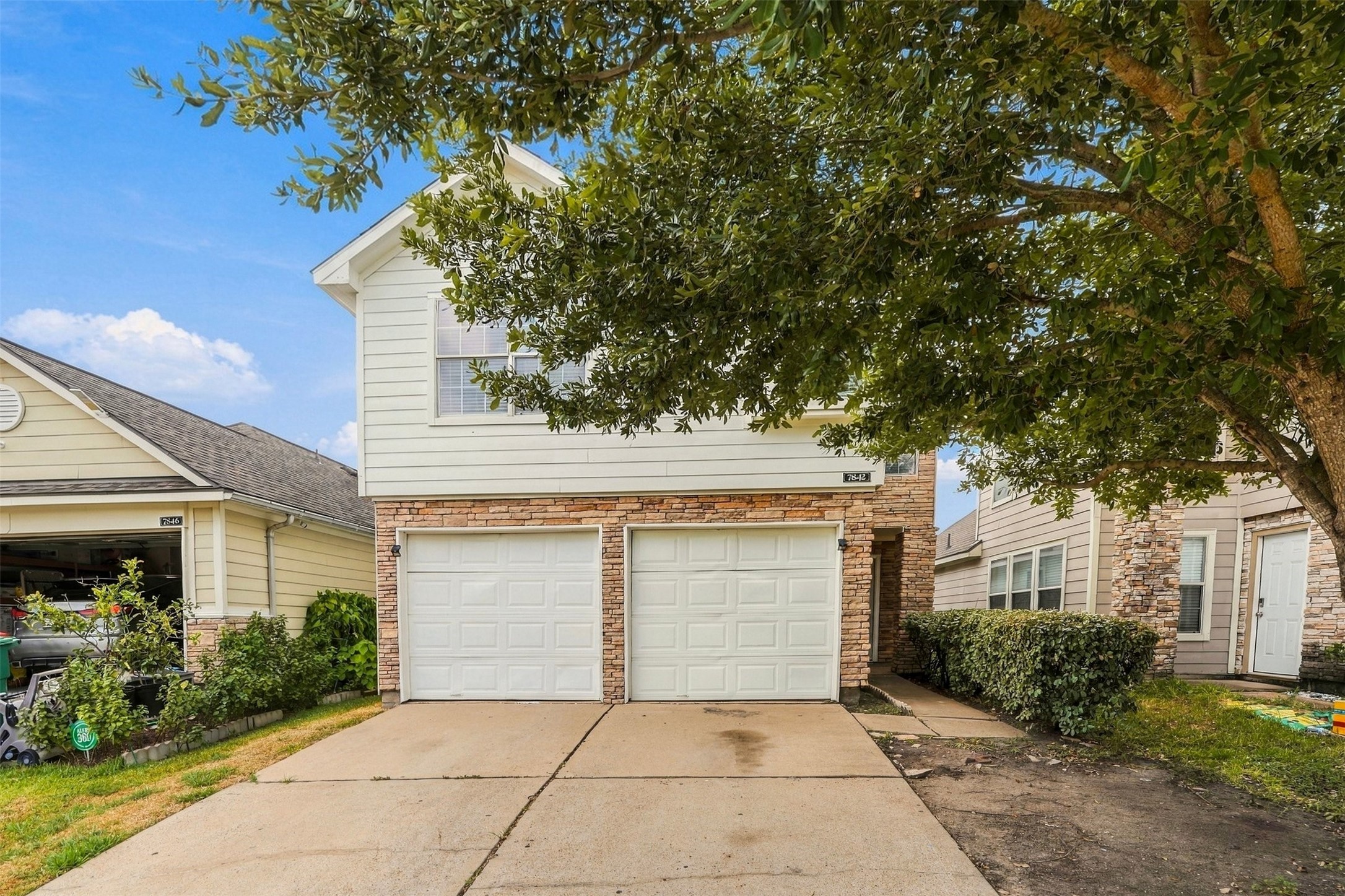 7842 Winding Creek View Property Photo 2