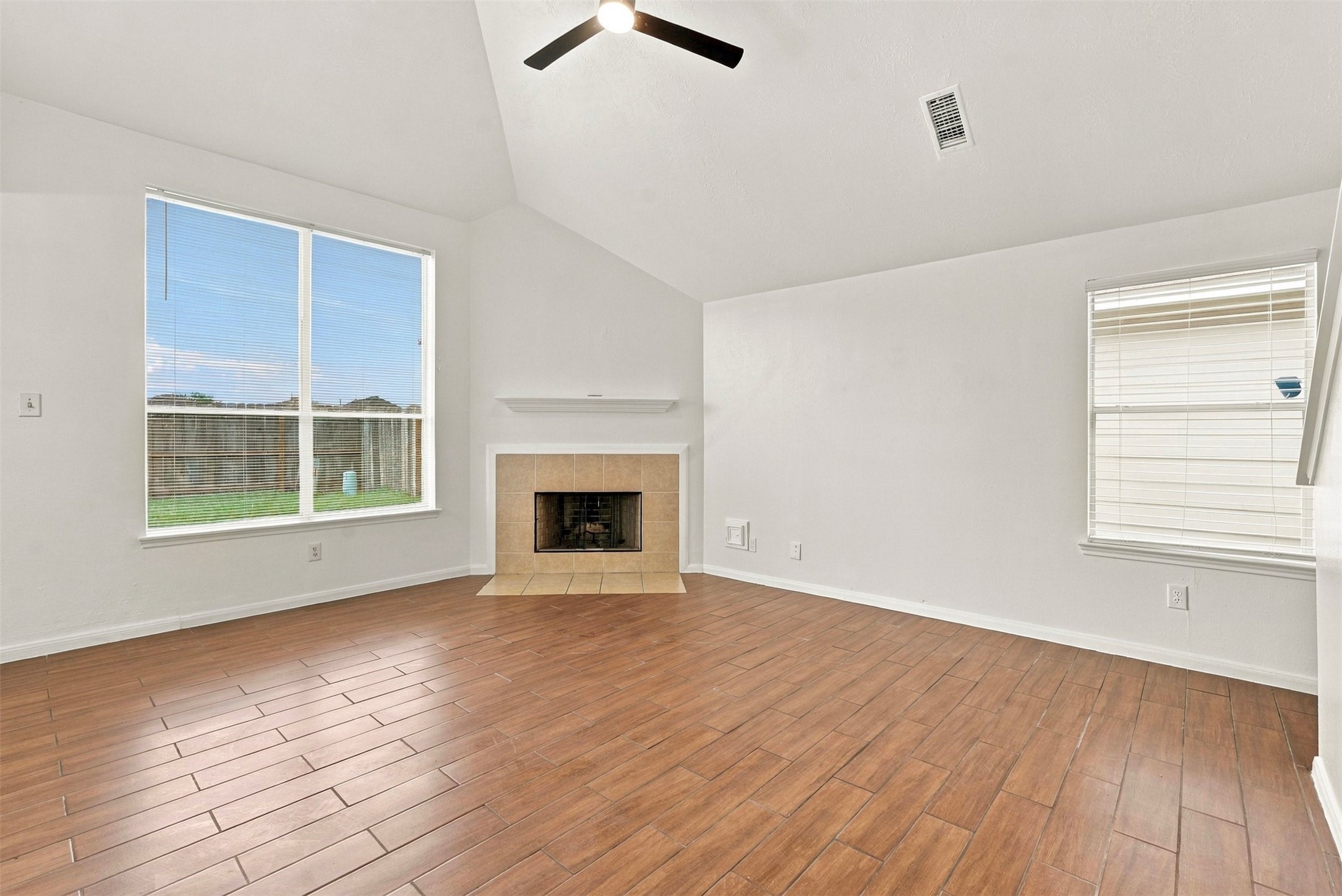 7842 Winding Creek View Property Photo 7