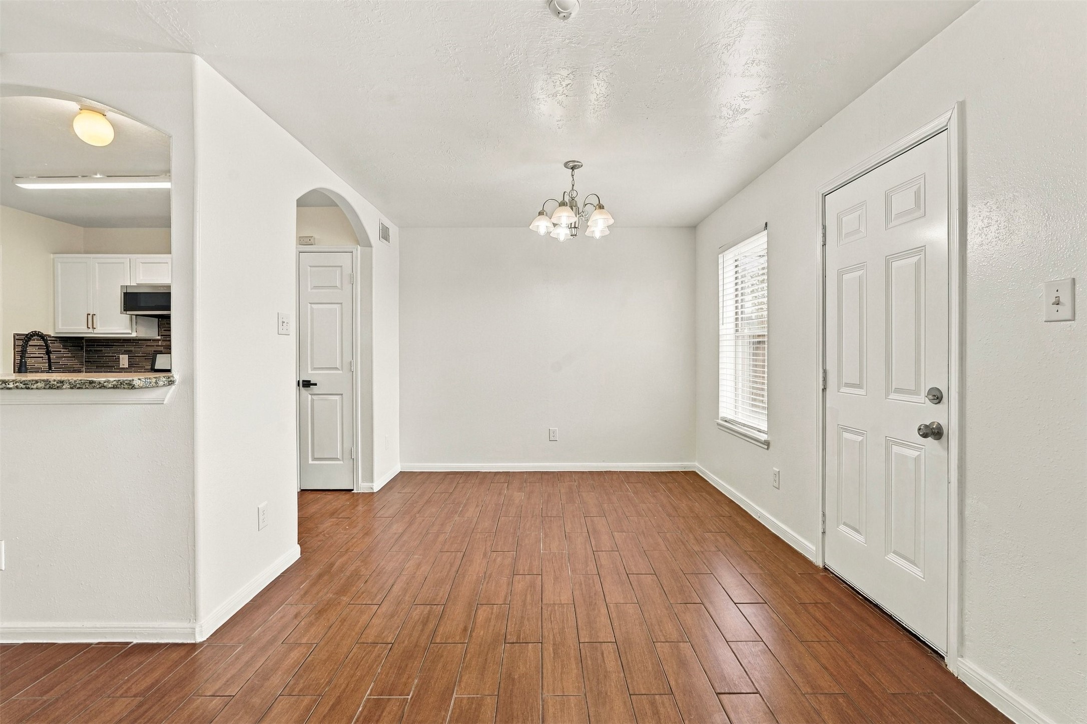 7842 Winding Creek View Property Photo 9