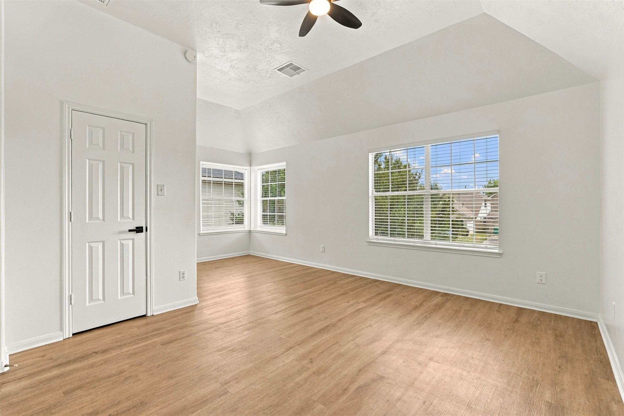 7842 Winding Creek View Property Photo 15