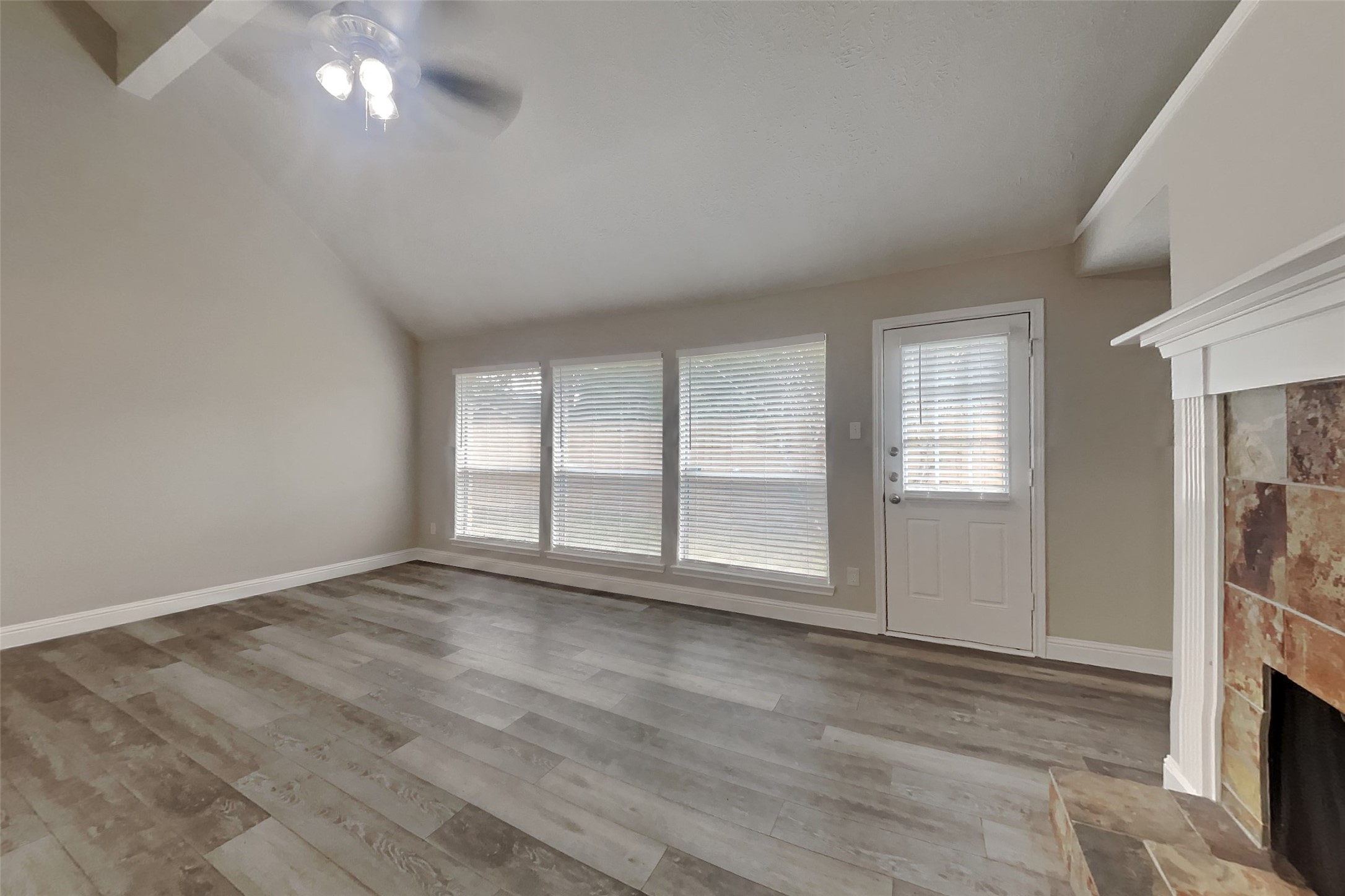 2511 Pecan Grove Court Property Photo 2