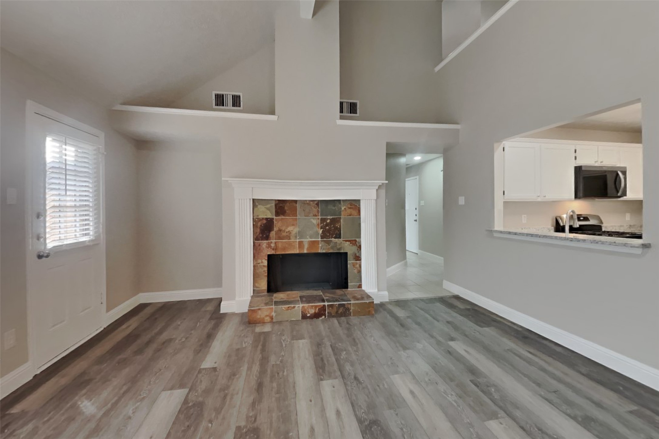 2511 Pecan Grove Court Property Photo 3