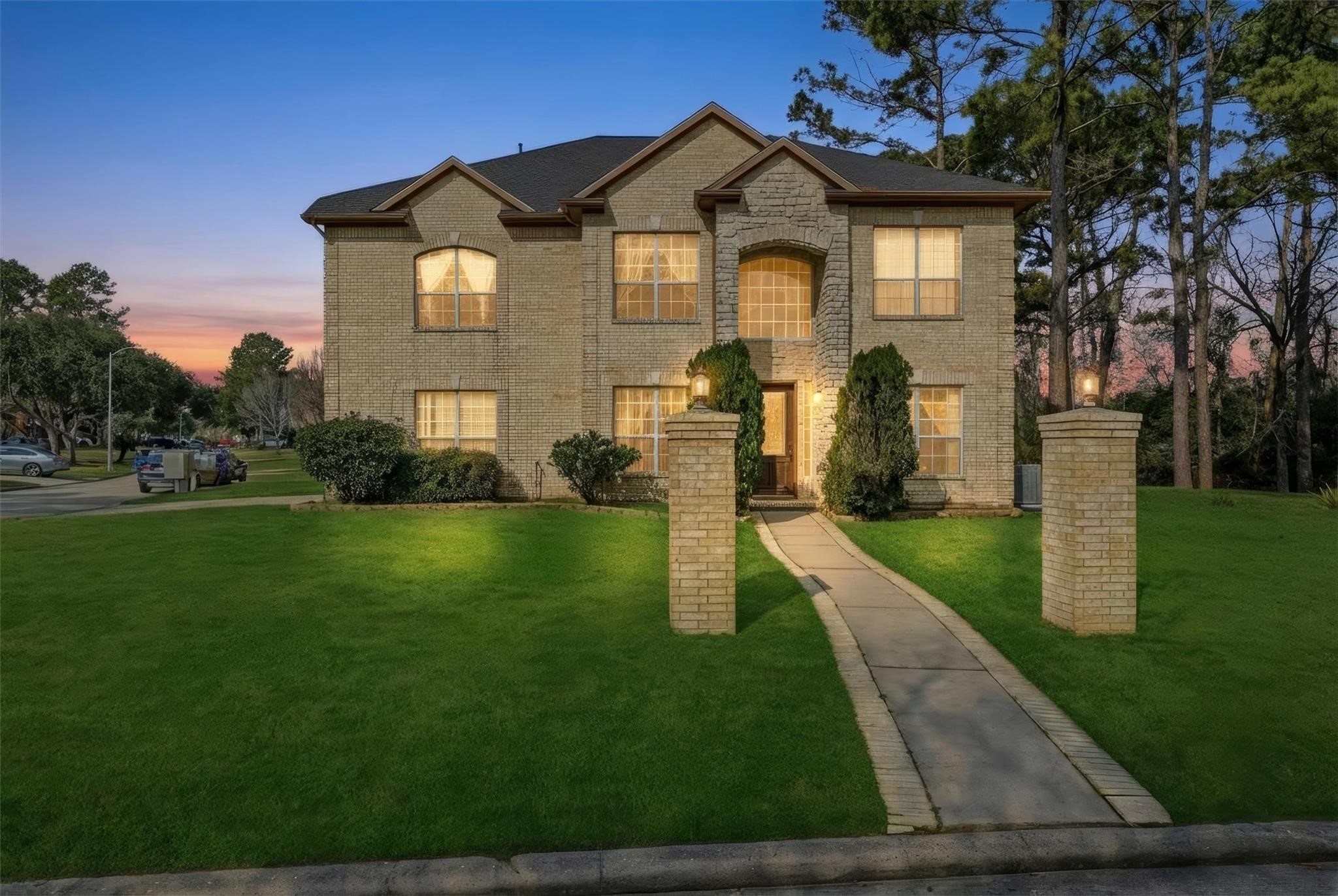 19103 Olympic Circle Property Photo 6