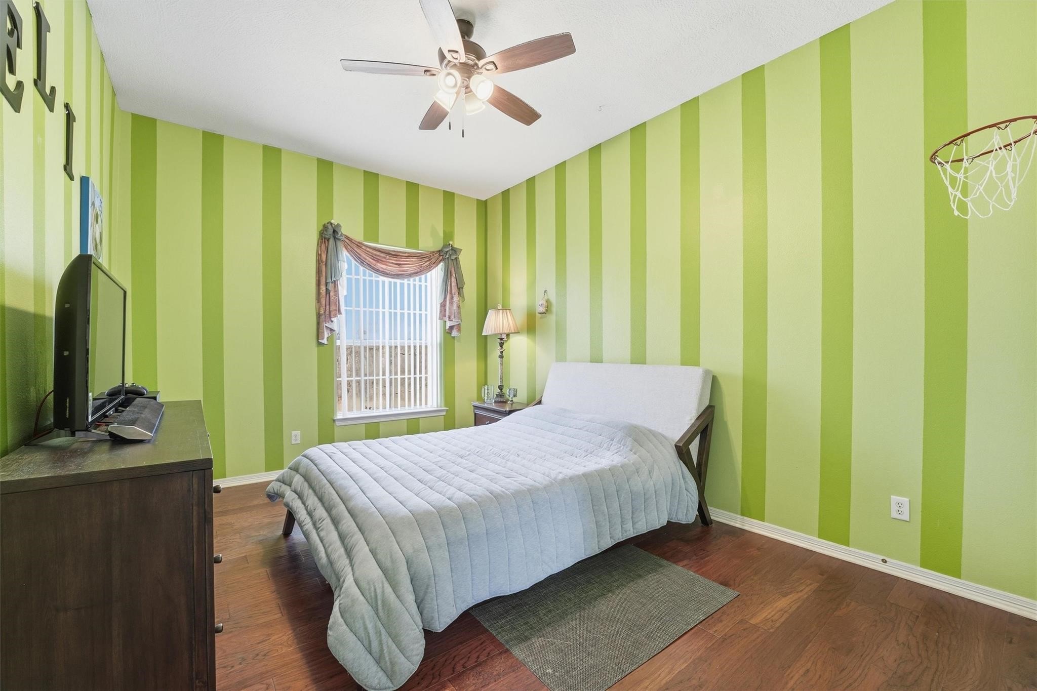 19103 Olympic Circle Property Photo 14
