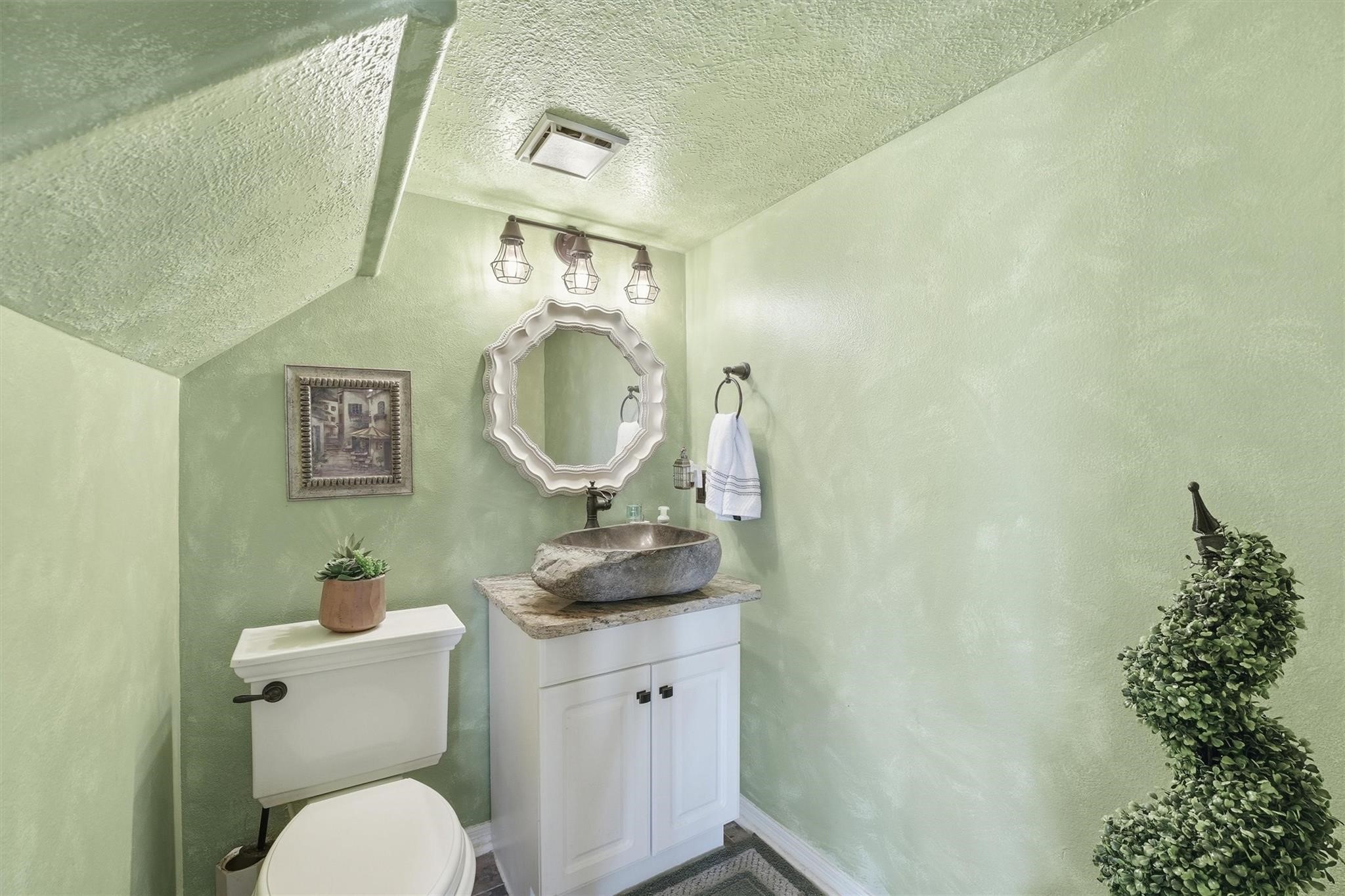 19103 Olympic Circle Property Photo 20