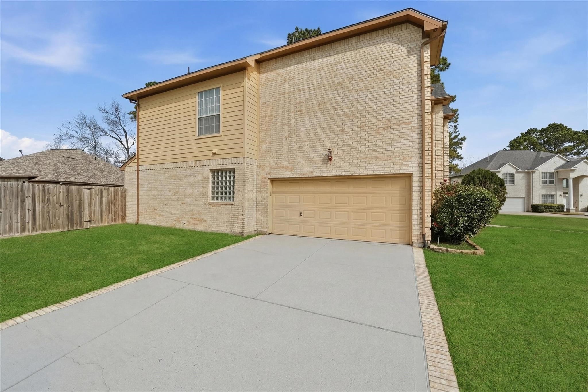 19103 Olympic Circle Property Photo 23