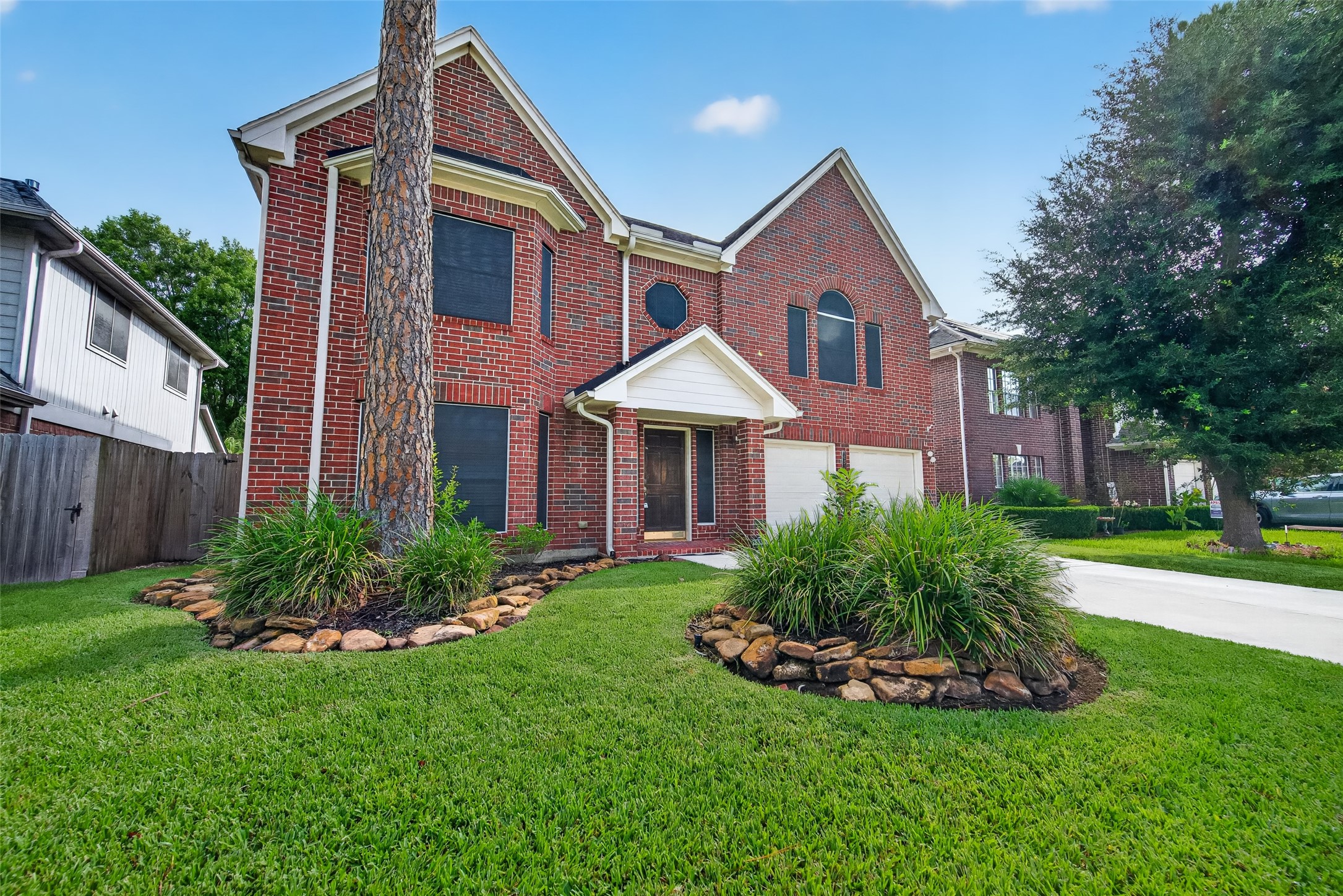 16511 Dawncrest Way Property Photo 2