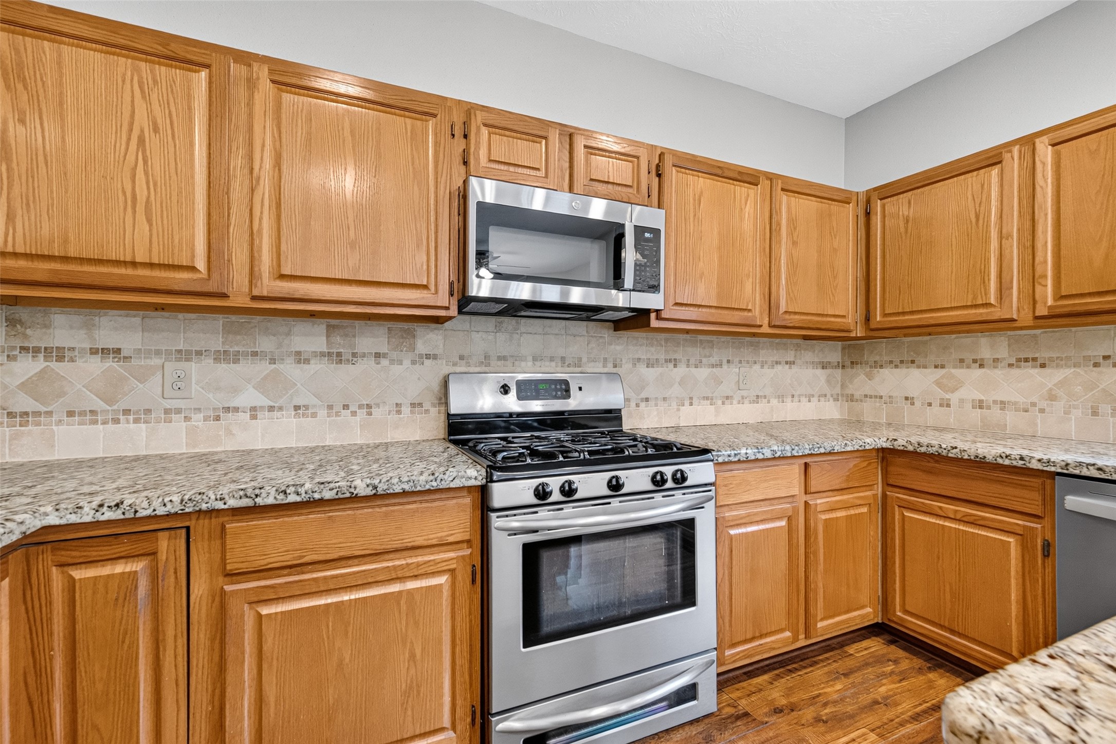 16511 Dawncrest Way Property Photo 12