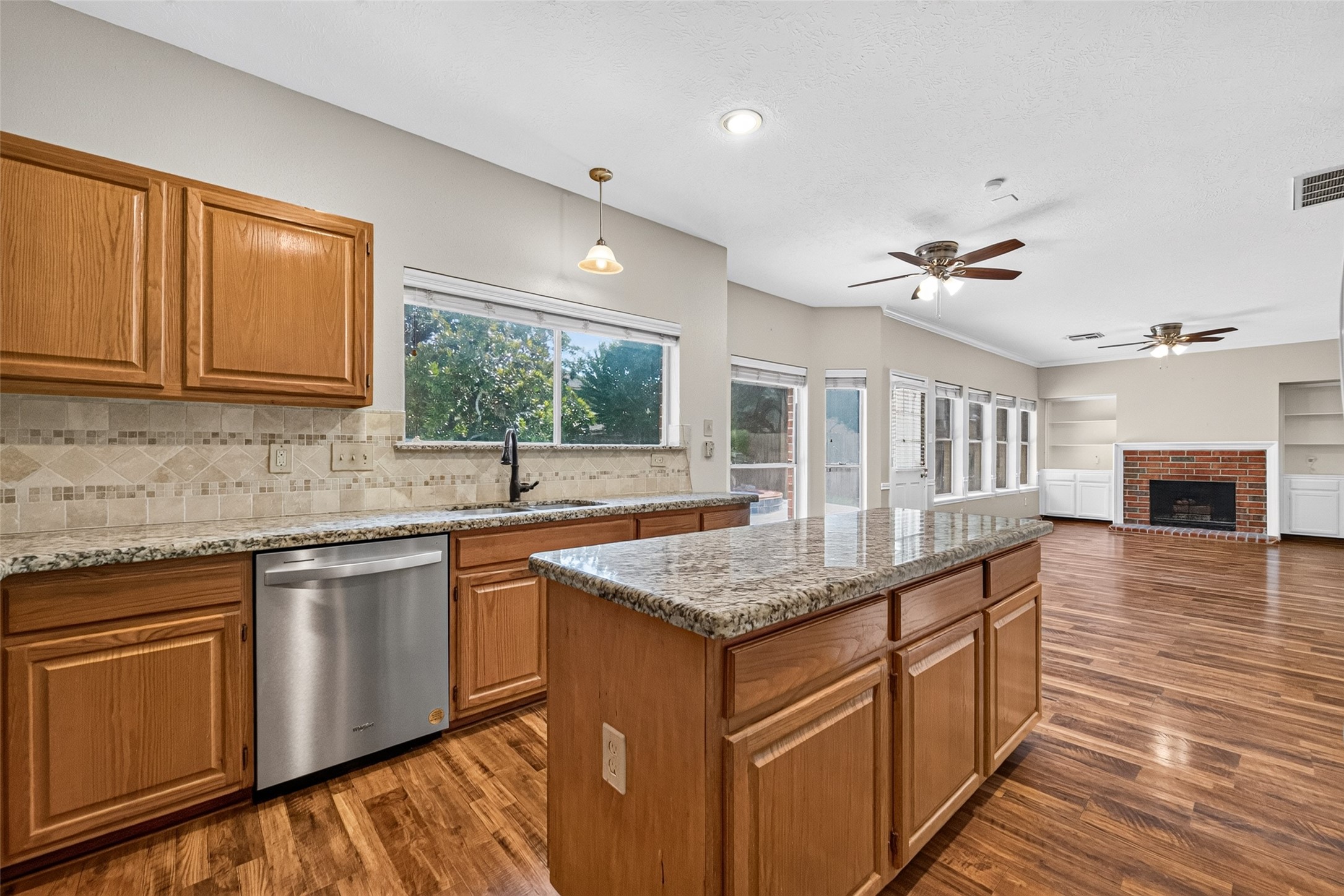 16511 Dawncrest Way Property Photo 13