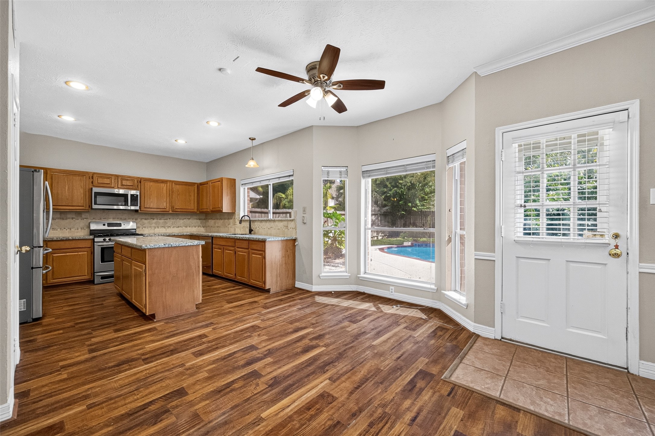 16511 Dawncrest Way Property Photo 15