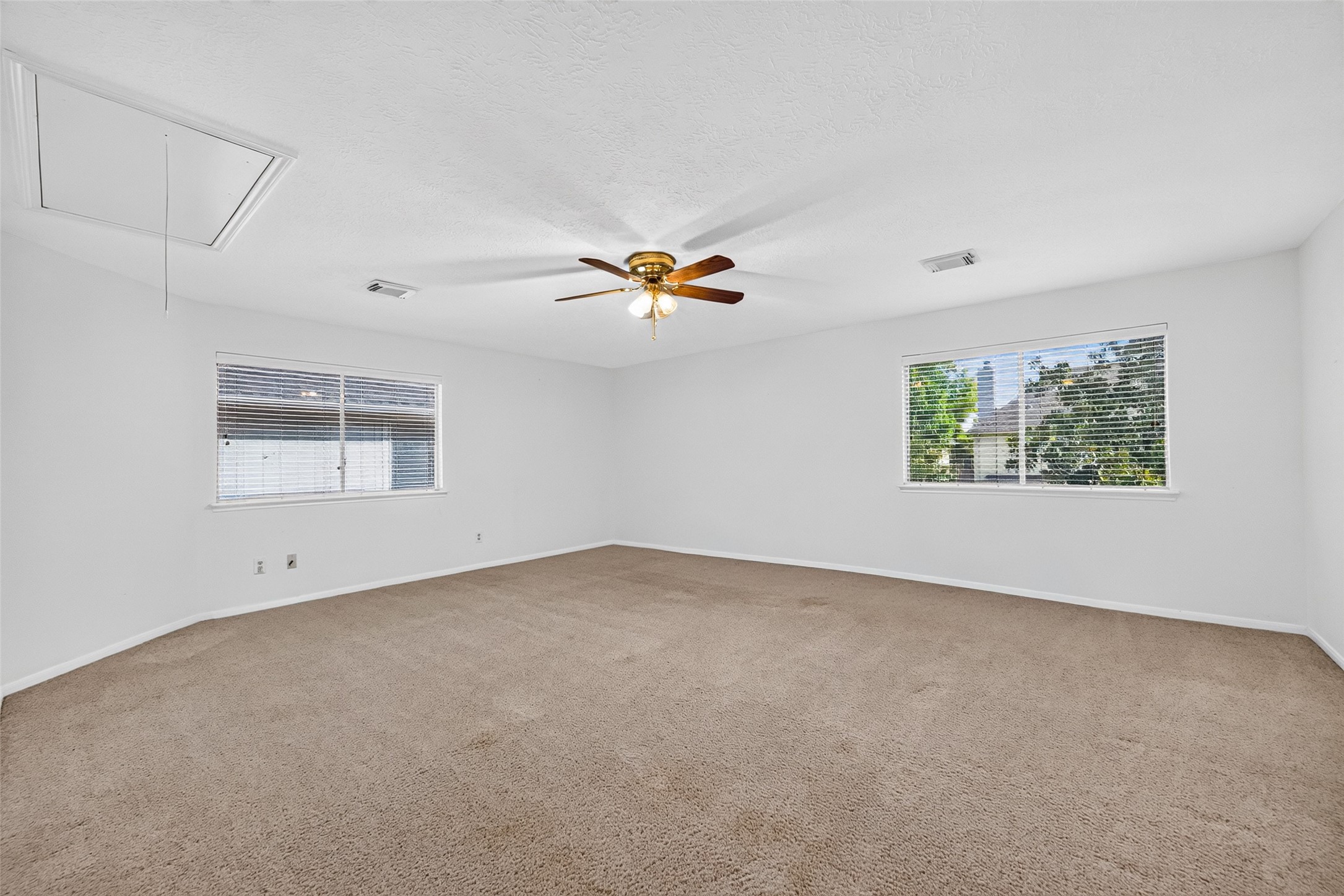 16511 Dawncrest Way Property Photo 23
