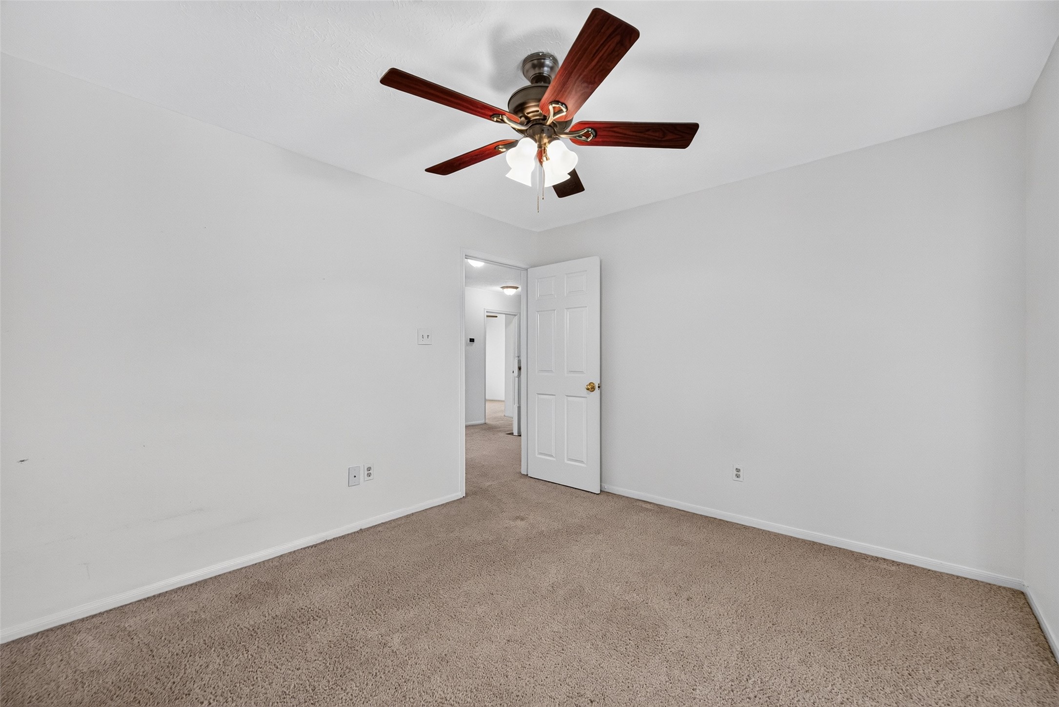16511 Dawncrest Way Property Photo 33