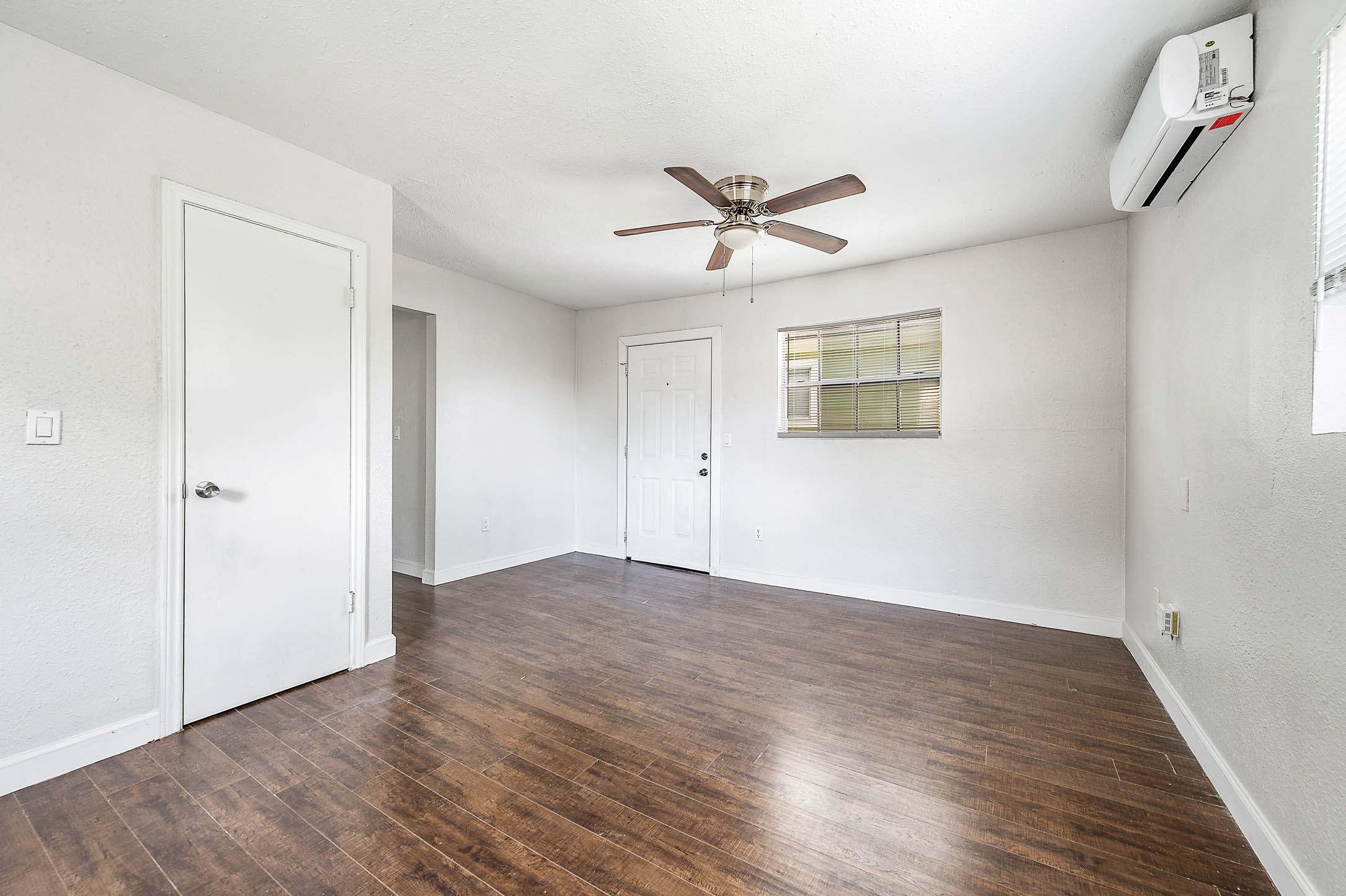 1711 Fourcade Street 5 Property Photo 6