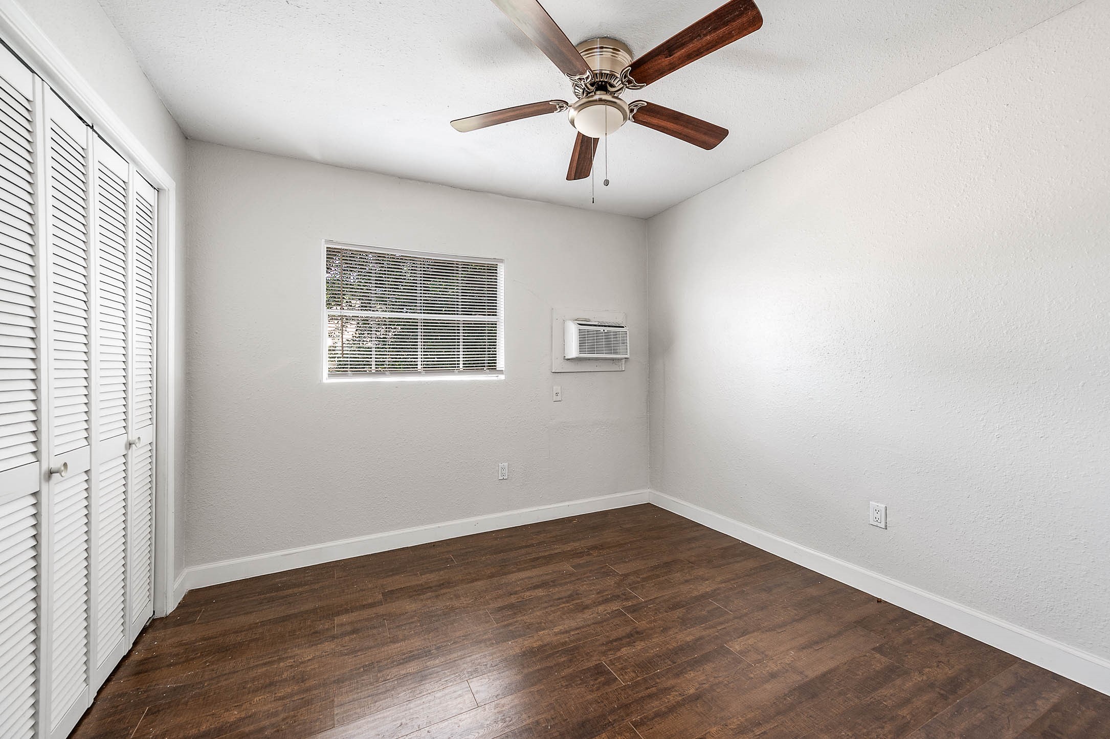 1711 Fourcade Street 5 Property Photo 7