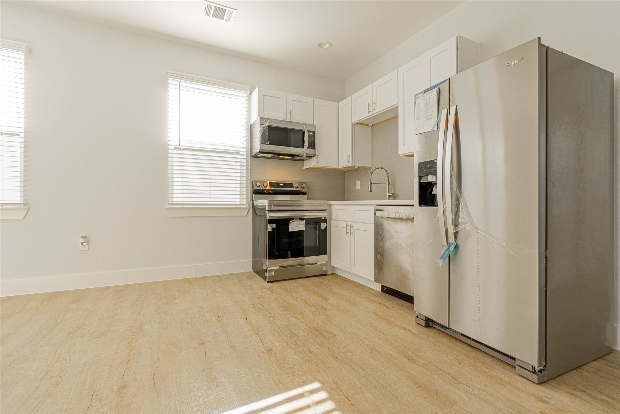 6006 Jerrycrest Drive B Property Photo 2