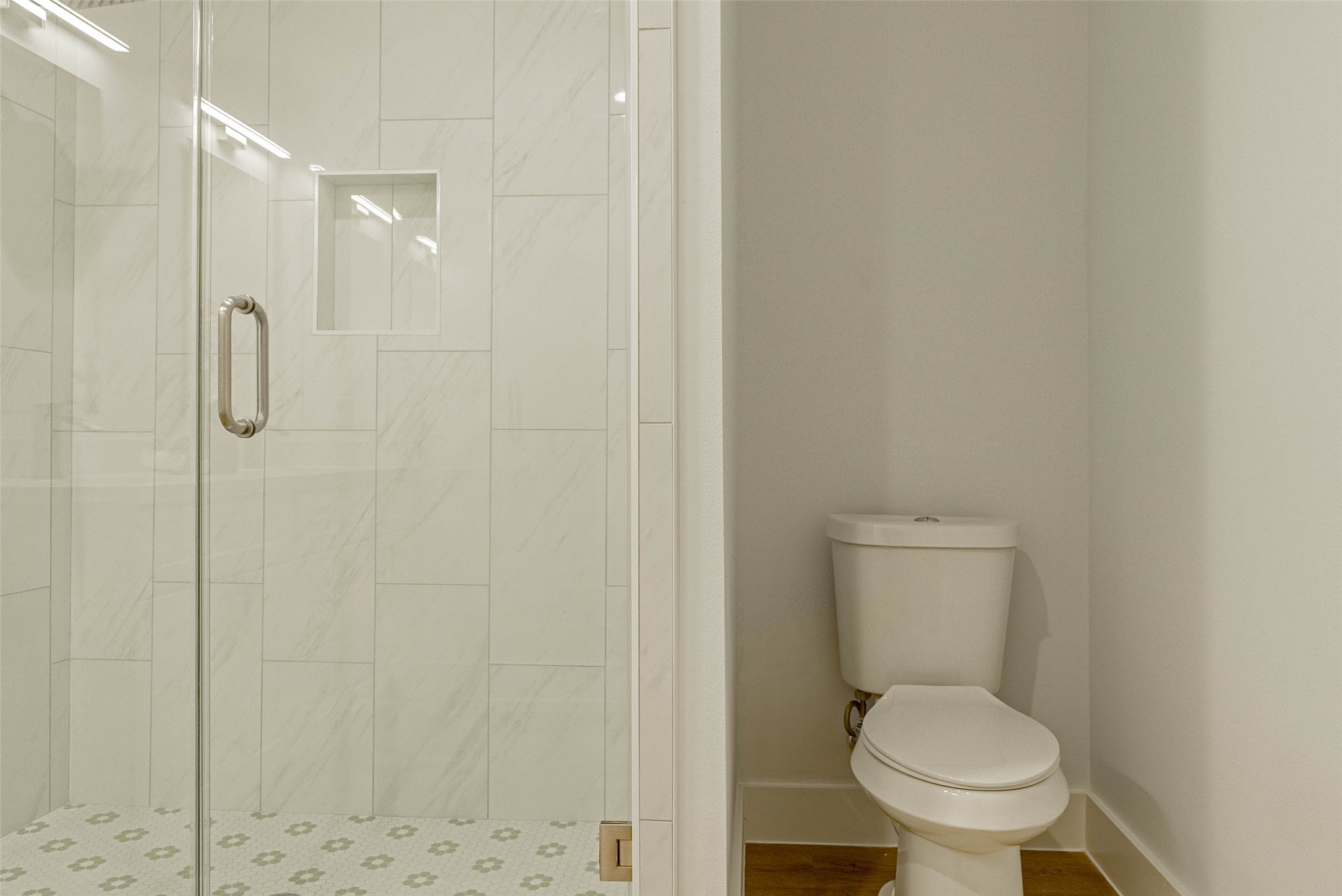 6006 Jerrycrest Drive B Property Photo 7