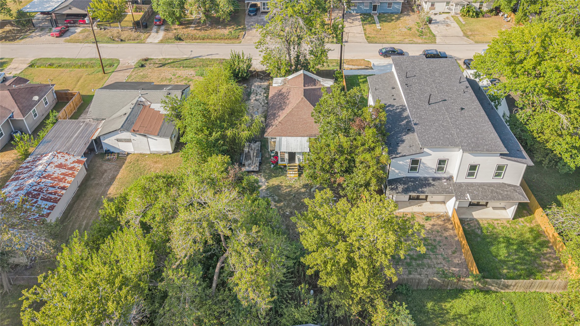 5214 Higgins Street Property Photo 6
