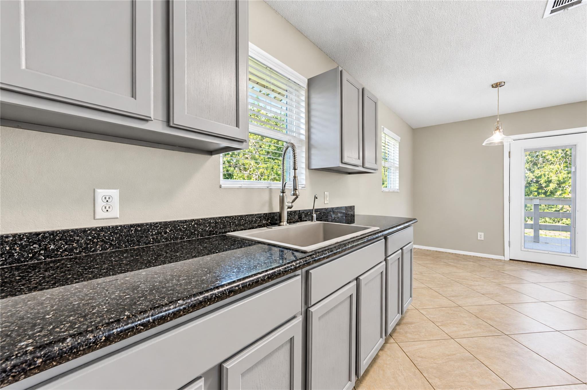 11605 Strom Property Photo 14