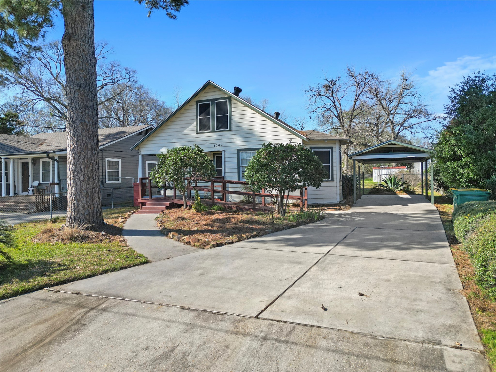 1004 Mccall Avenue Property Photo 1