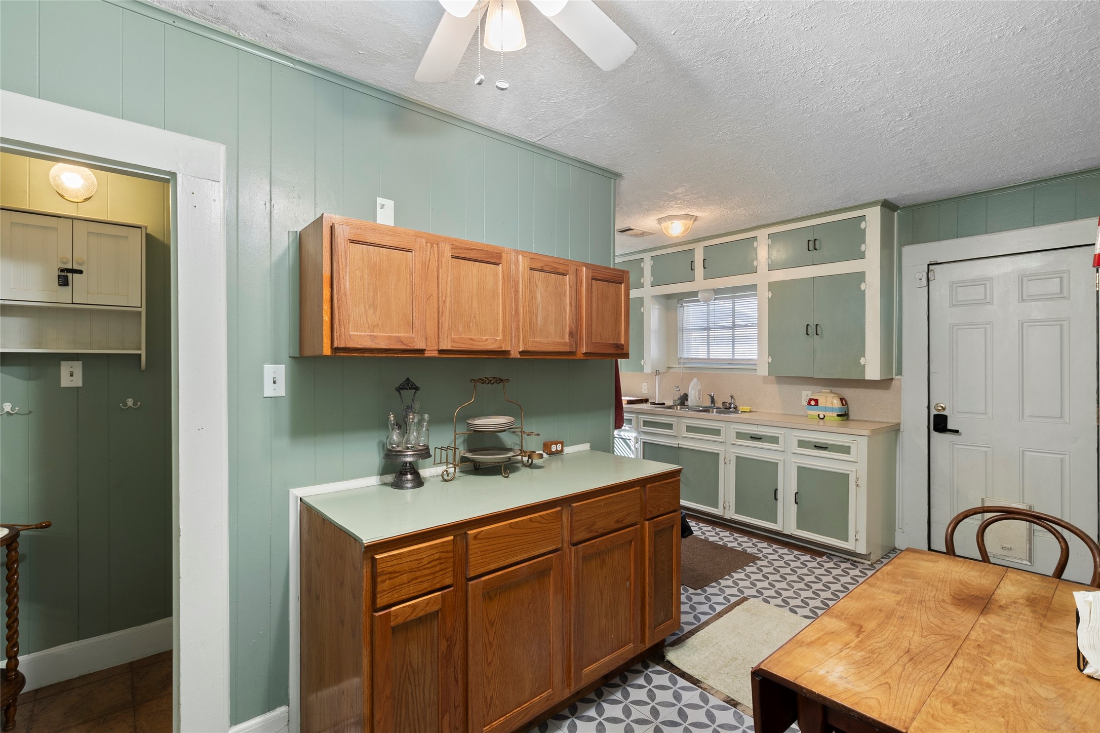 1004 Mccall Avenue Property Photo 10