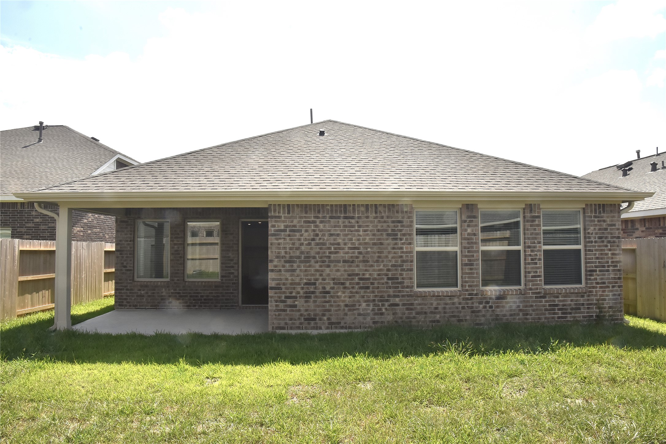 5135 Sunvalley Bend Drive Property Photo 2
