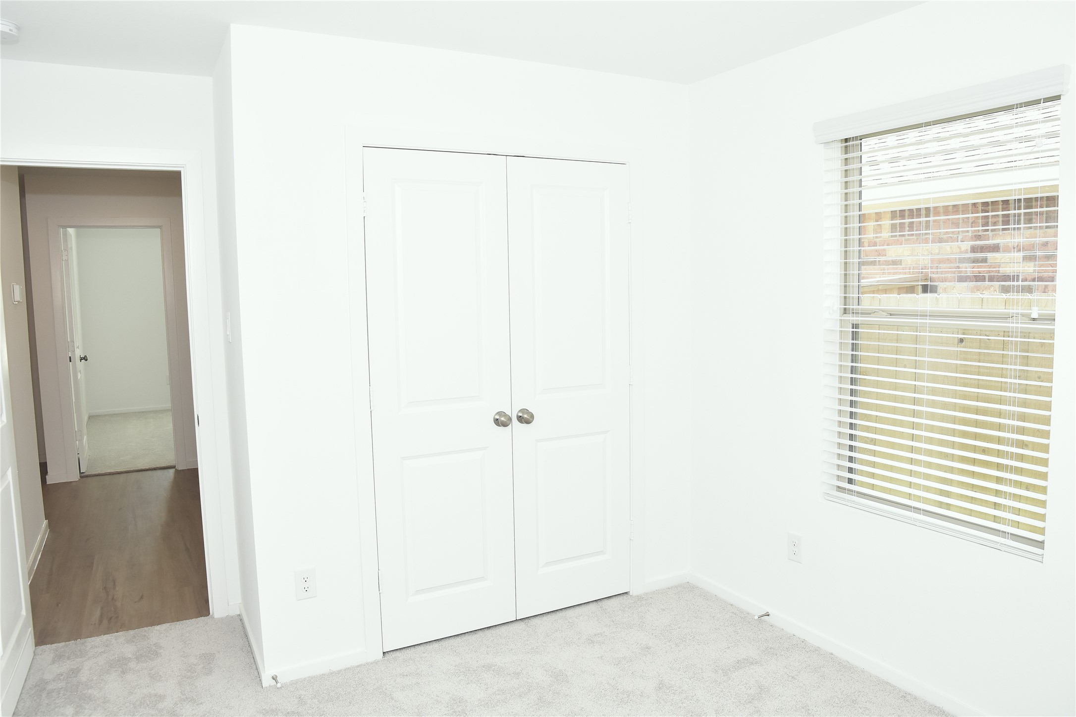5135 Sunvalley Bend Drive Property Photo 4