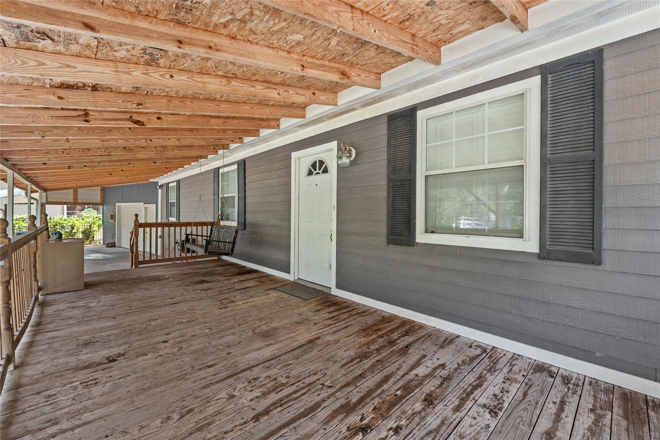 10702 River Oaks Drive Property Photo 2