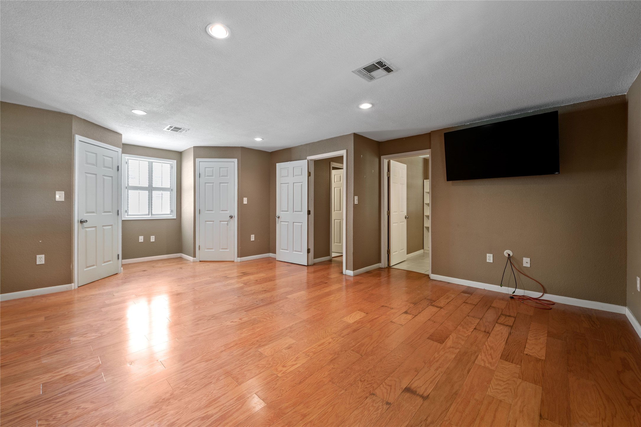 10702 River Oaks Drive Property Photo 8
