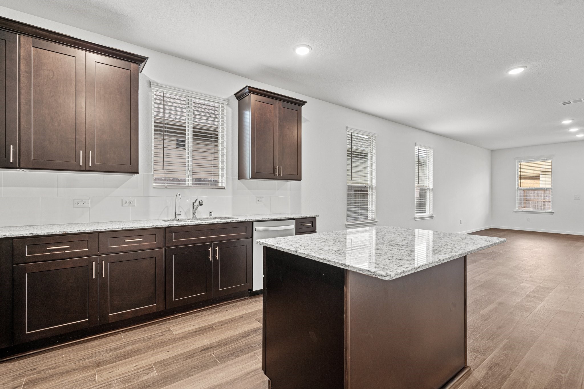 13582 Myrtle Gardens Boulevard Property Photo 4