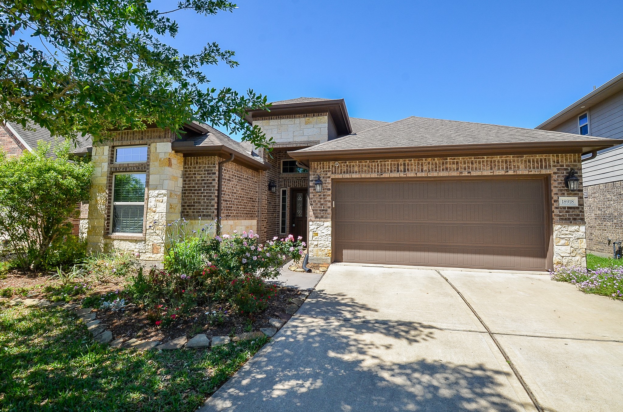 18918 Summer Farm Trail Property Photo 4