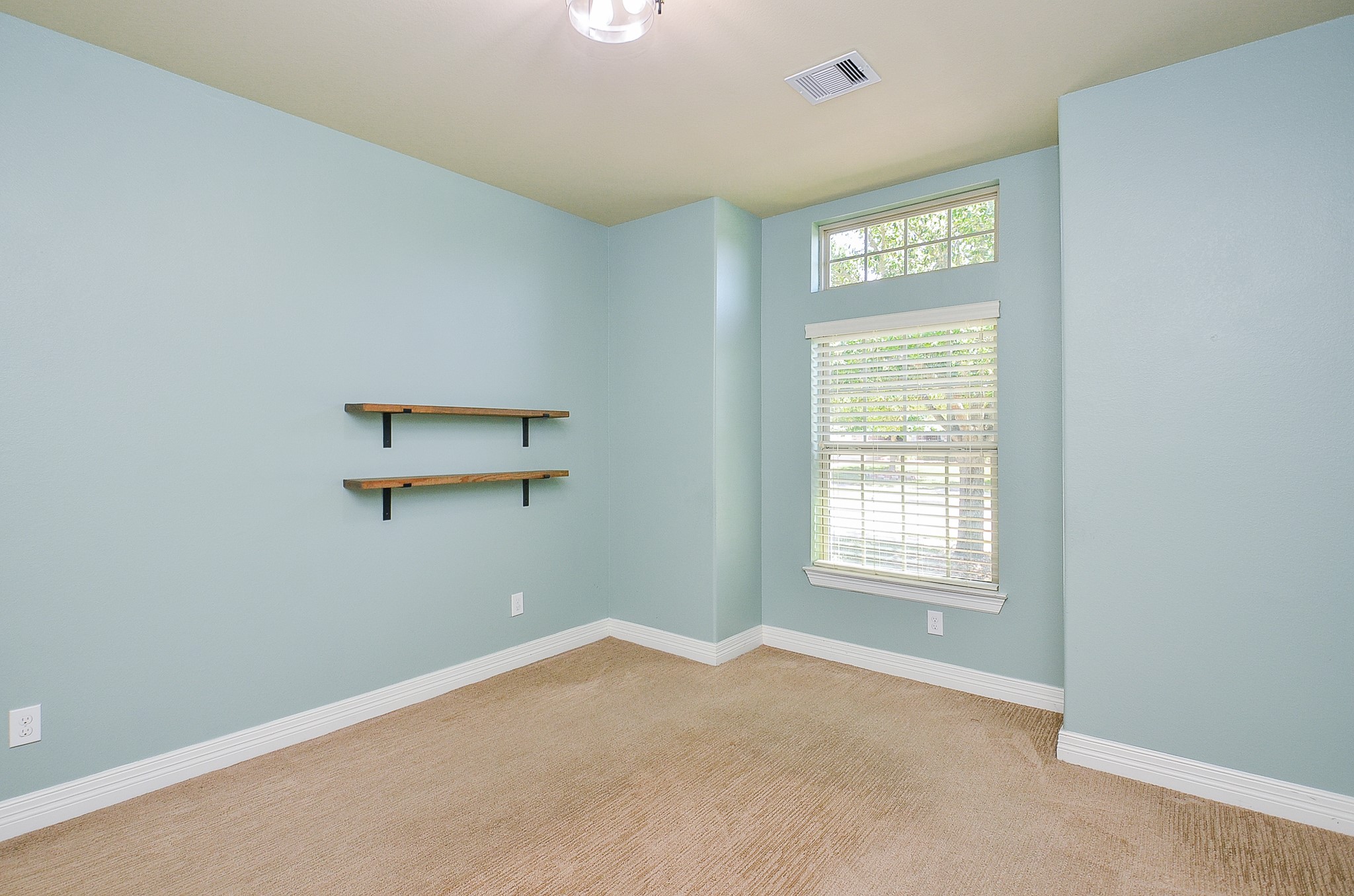 18918 Summer Farm Trail Property Photo 7