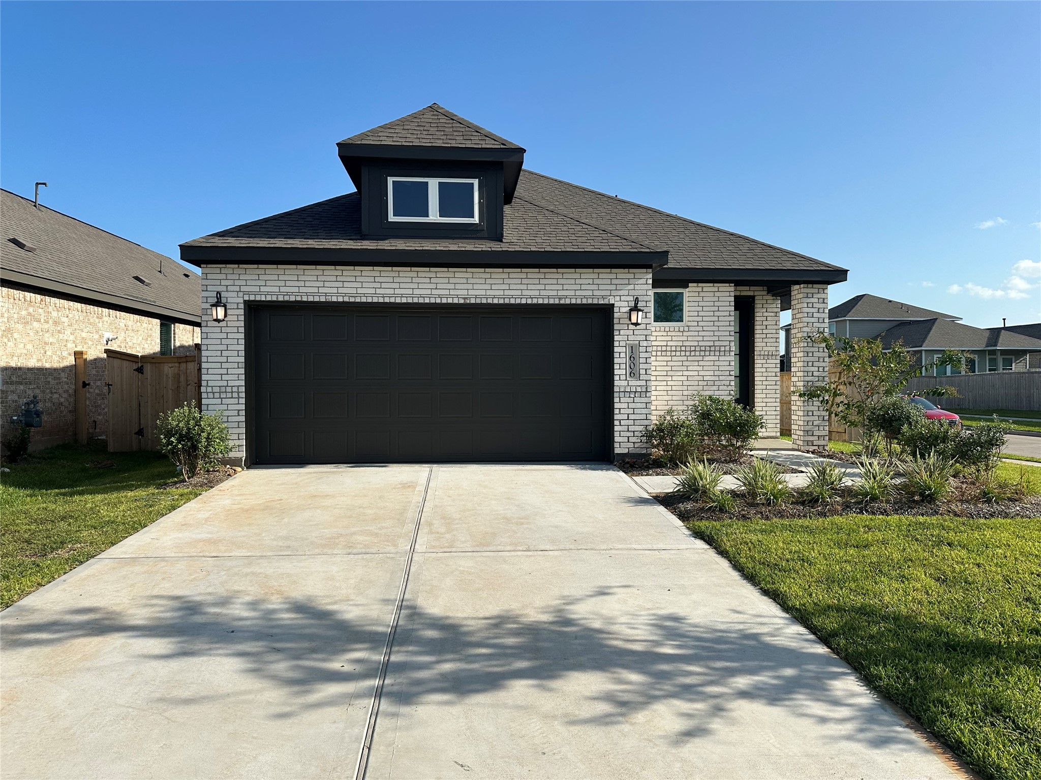 1606 Windrose Bend Property Photo 1